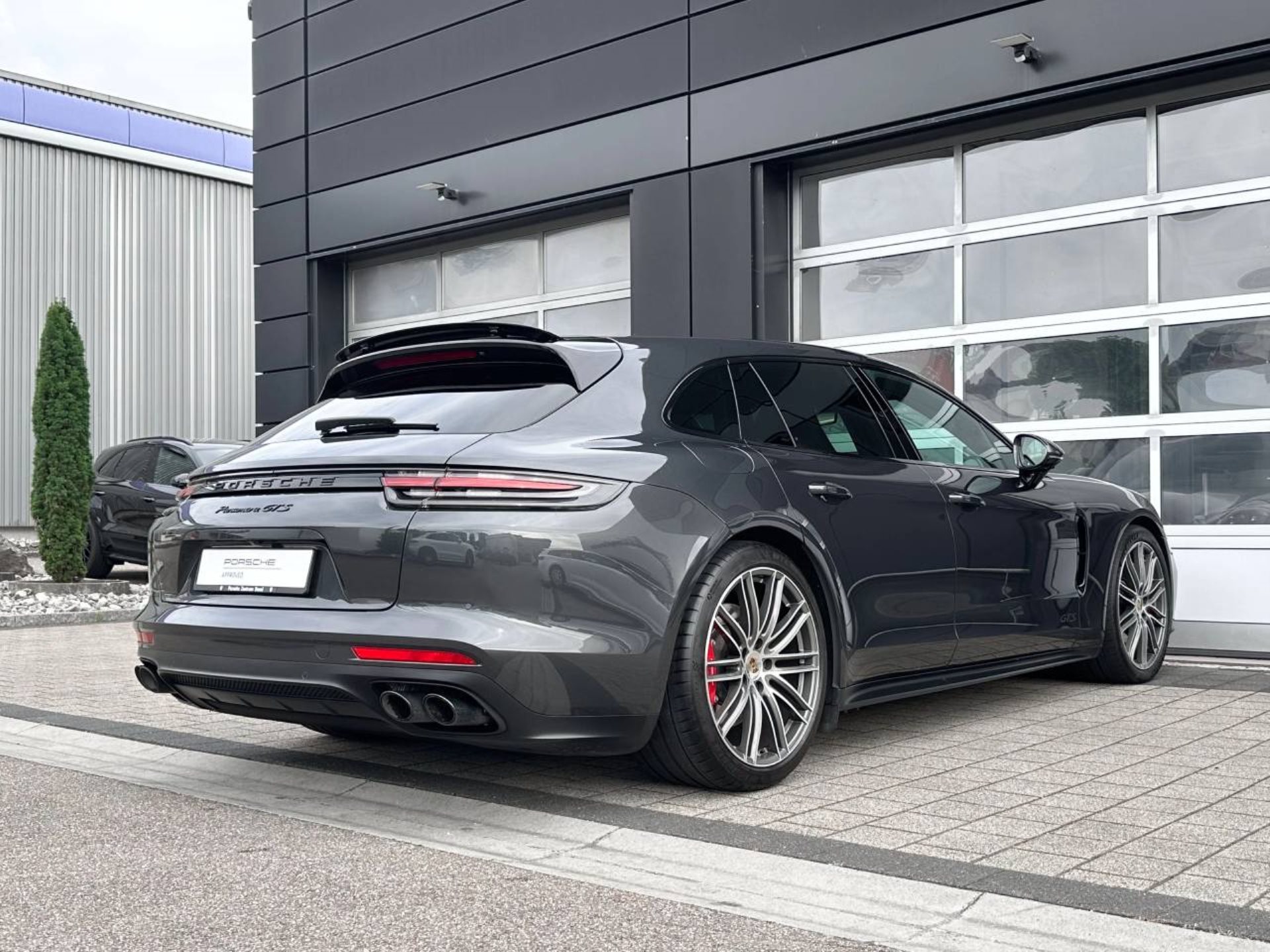 PORSCHE Panamera GTS Sport Turismo-image-11