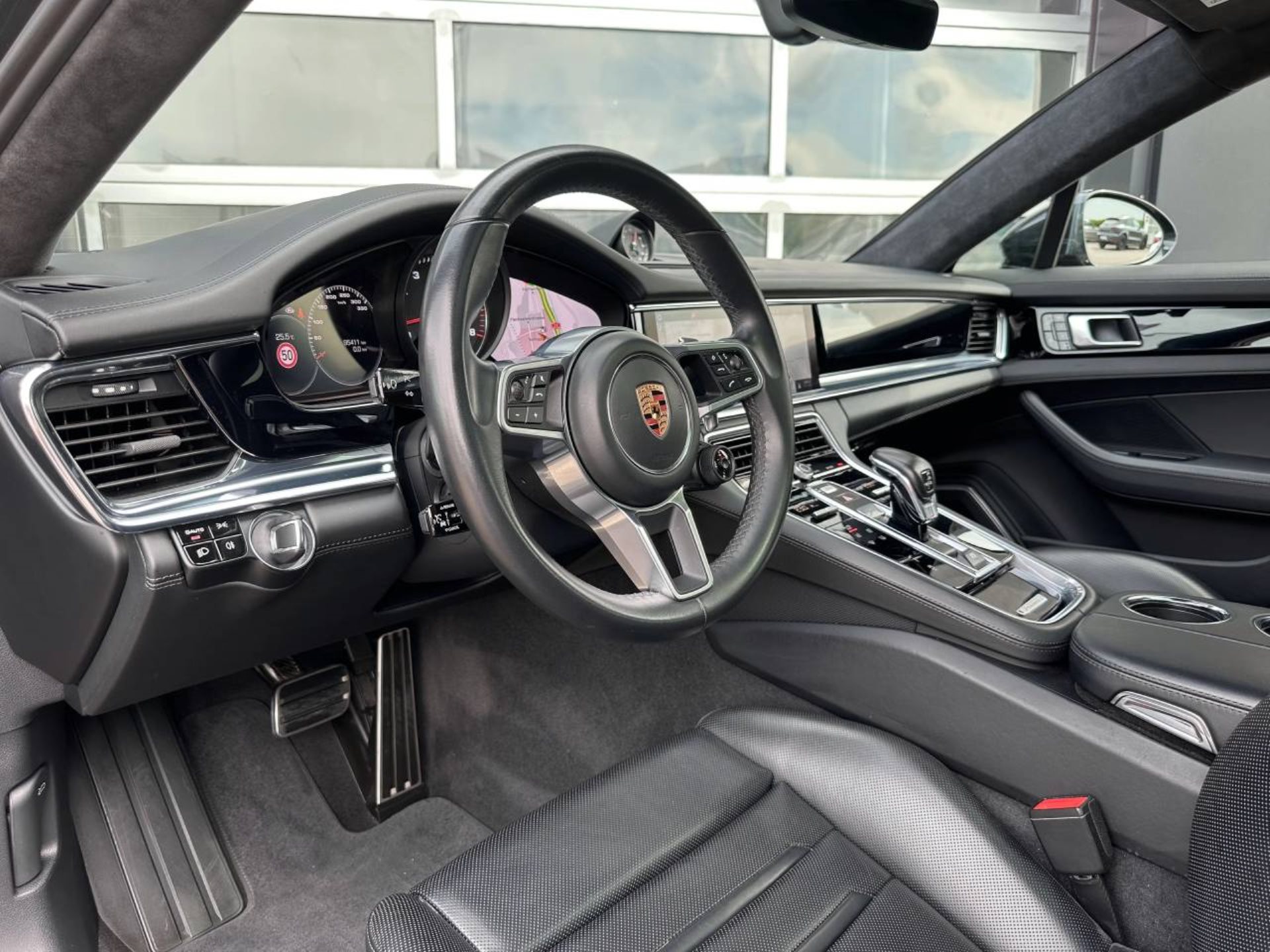 PORSCHE Panamera GTS Sport Turismo-image-13