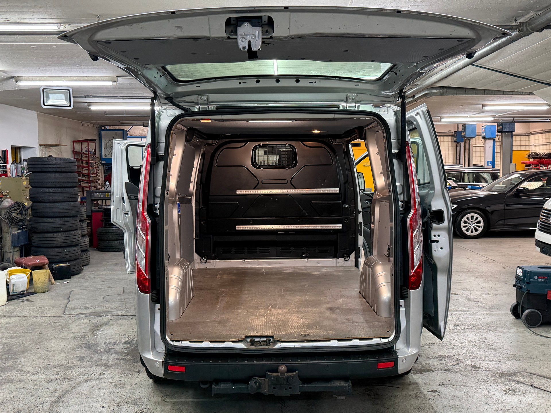 FORD Transit Custom Van 320 L1H1 Trend-image-11