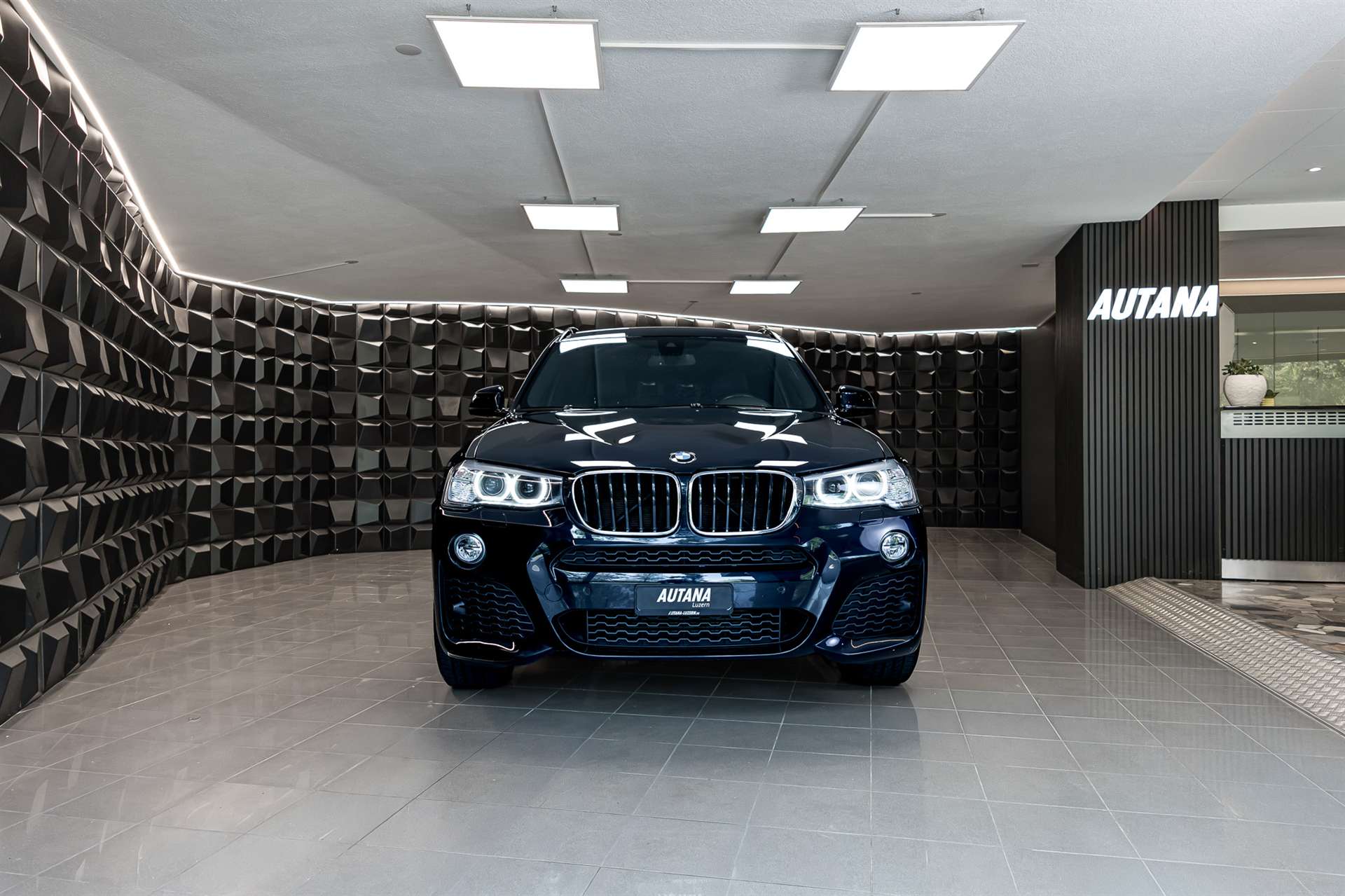 BMW X3 xDrive 20d Steptronic M-Paket-showroom-element-3
