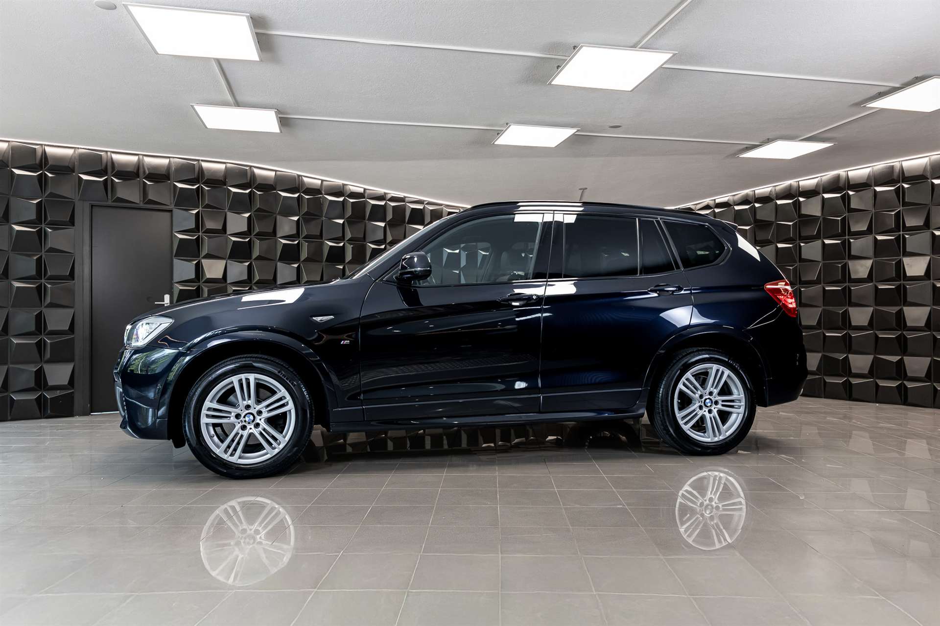 BMW X3 xDrive 20d Steptronic M-Paket-showroom-element-1