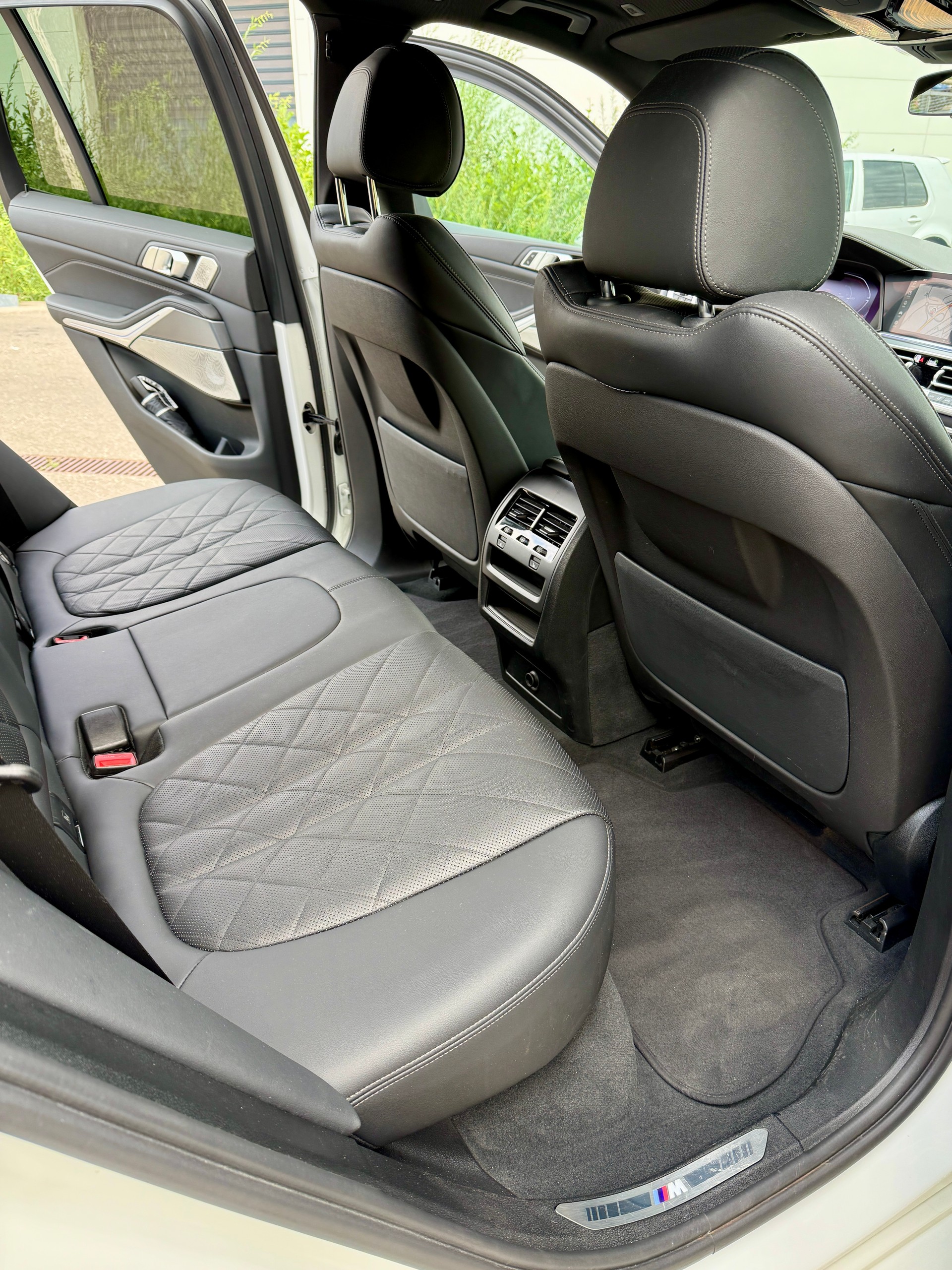 BMW 30d xDrive SAG-image-3