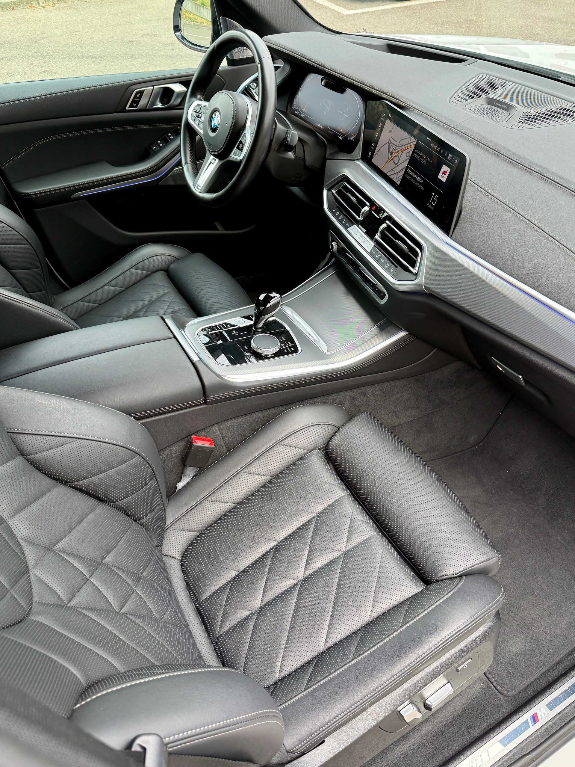 BMW 30d xDrive SAG-image-2