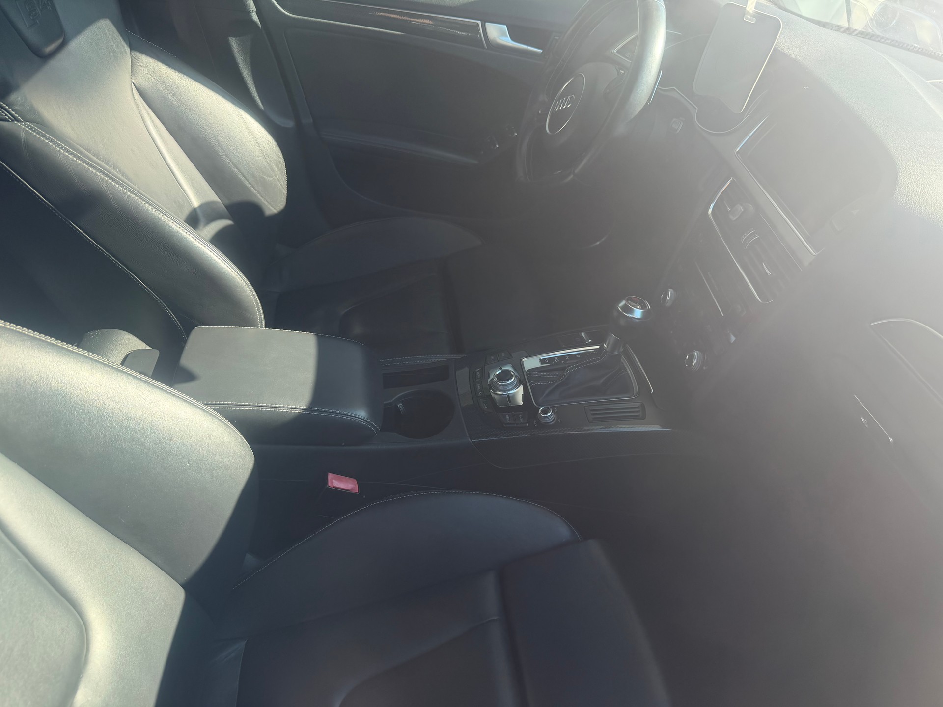 AUDI S4 Avant 3.0 TFSI quattro S-tronic-image-2