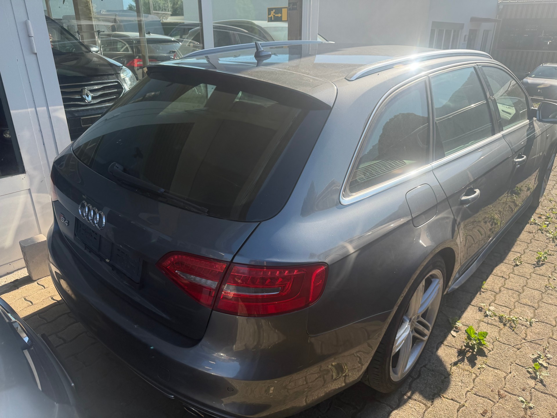 AUDI S4 Avant 3.0 TFSI quattro S-tronic-image-1