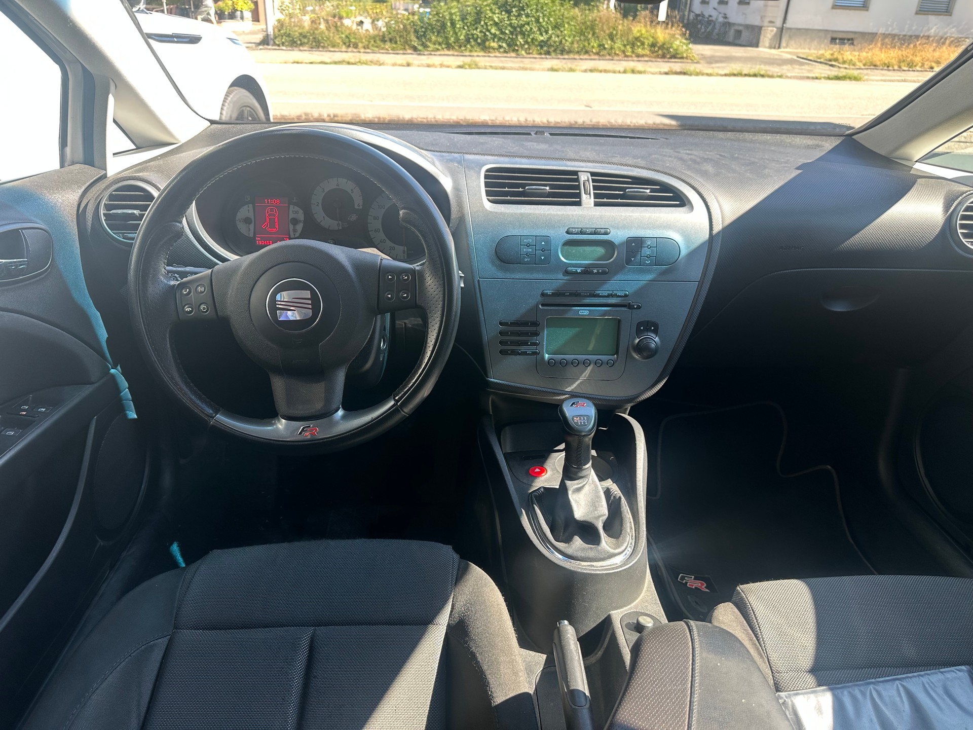 SEAT Leon 2.0 TDI FR-image-8