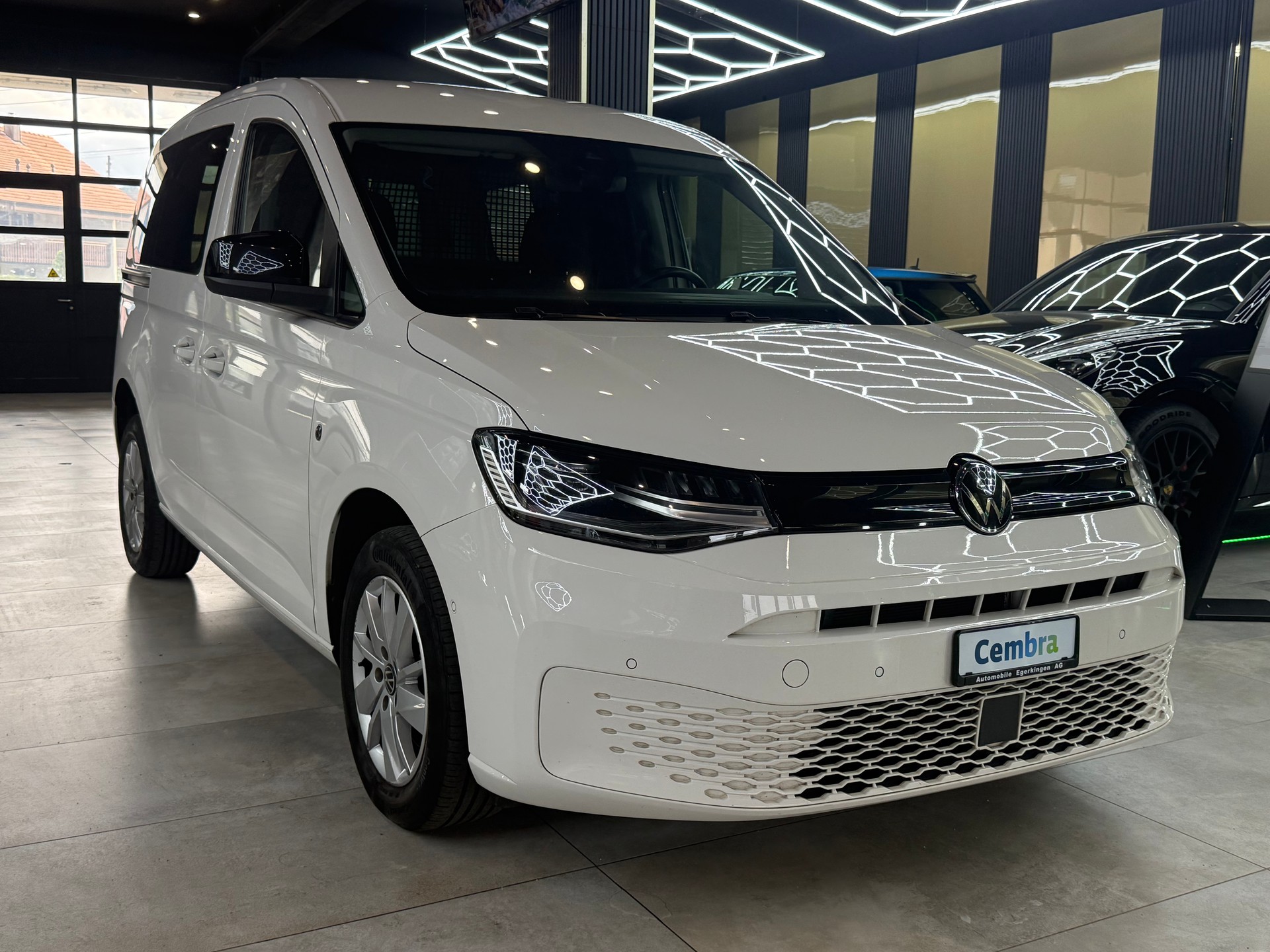 VW Caddy Cargo 2.0TDI DSG-image-2