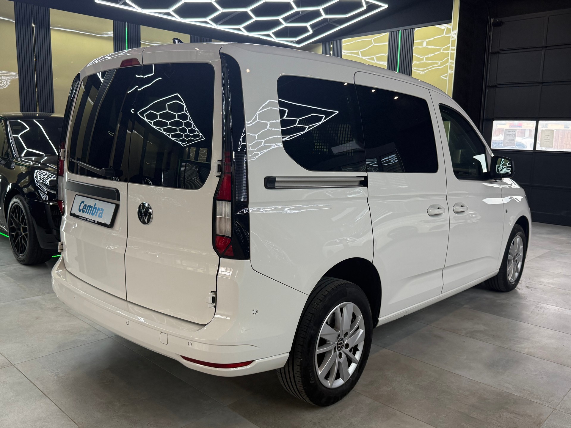 VW Caddy Cargo 2.0TDI DSG-image-4
