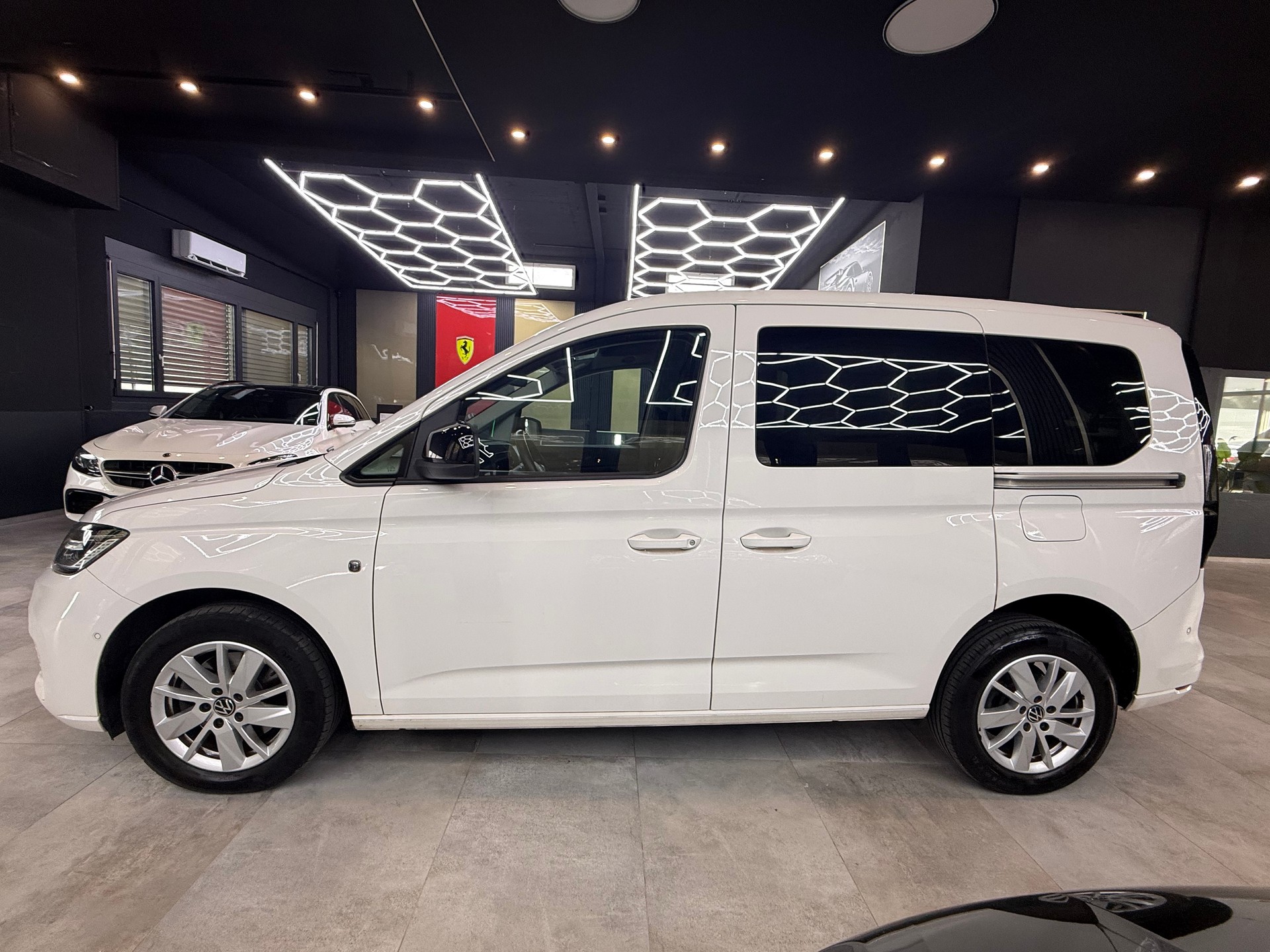 VW Caddy Cargo 2.0TDI DSG-image-7