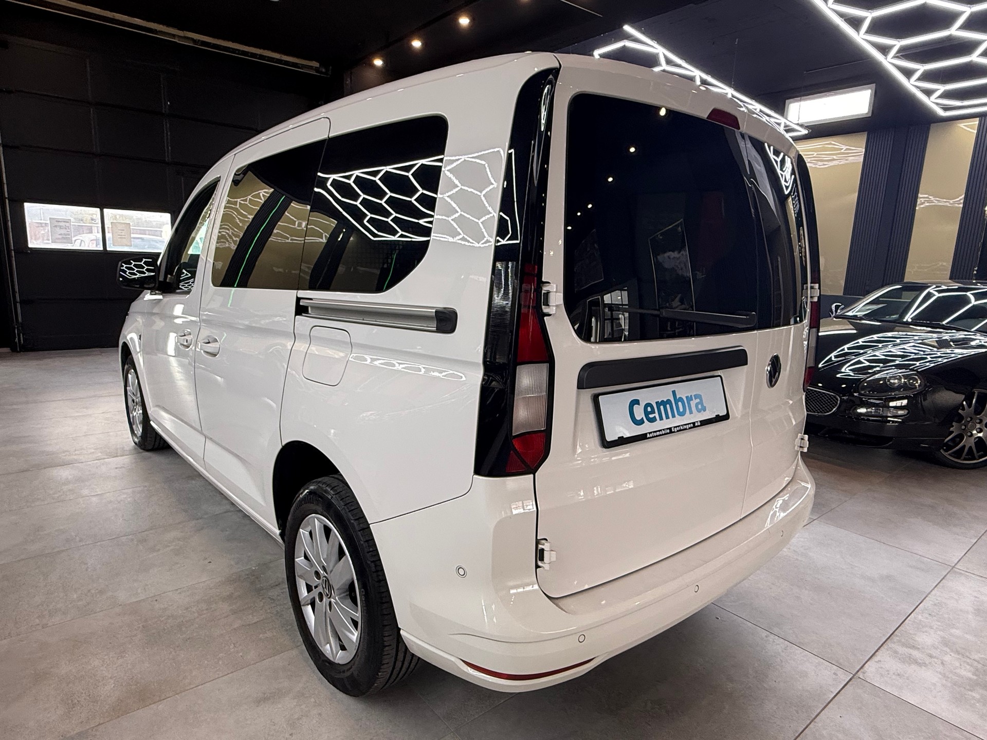 VW Caddy Cargo 2.0TDI DSG-image-6