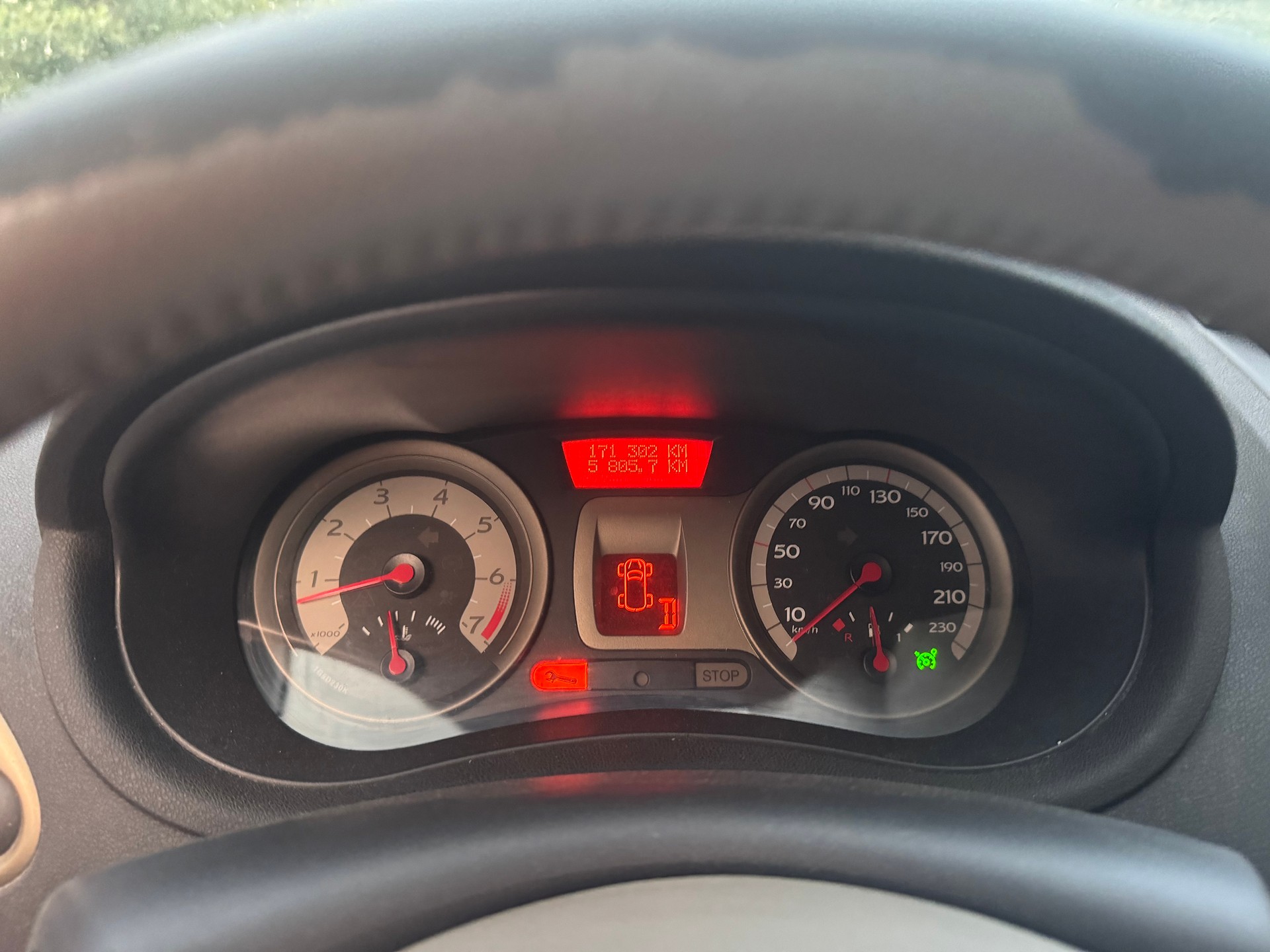 RENAULT Clio 1.6 16V Exception-image-9