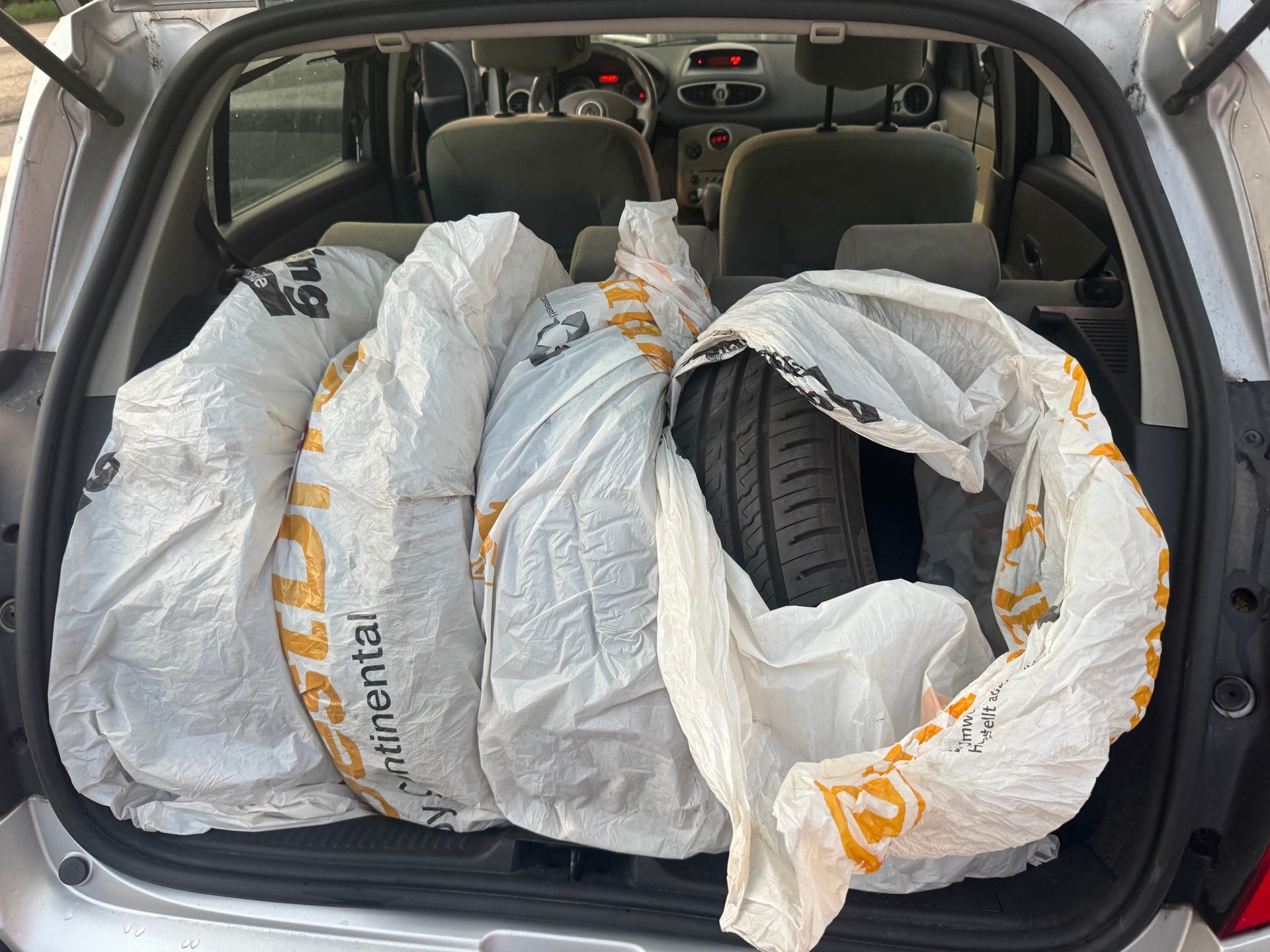 RENAULT Clio 1.6 16V Exception-image-8