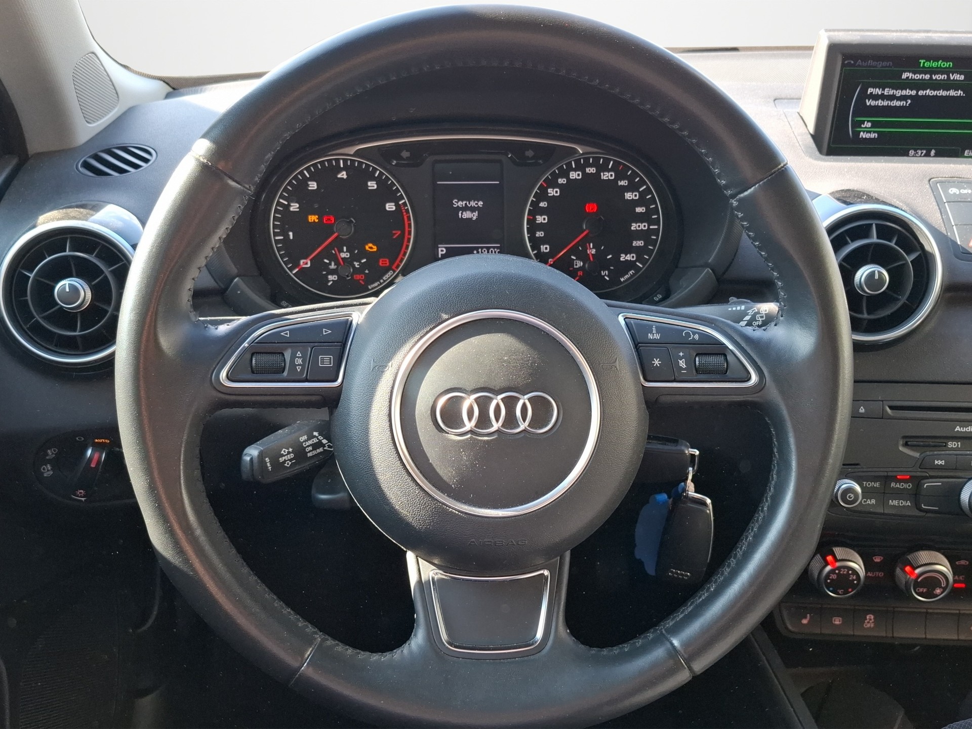 AUDI A1 Sportback 1.4 TFSI Ambition S-tronic-image-8