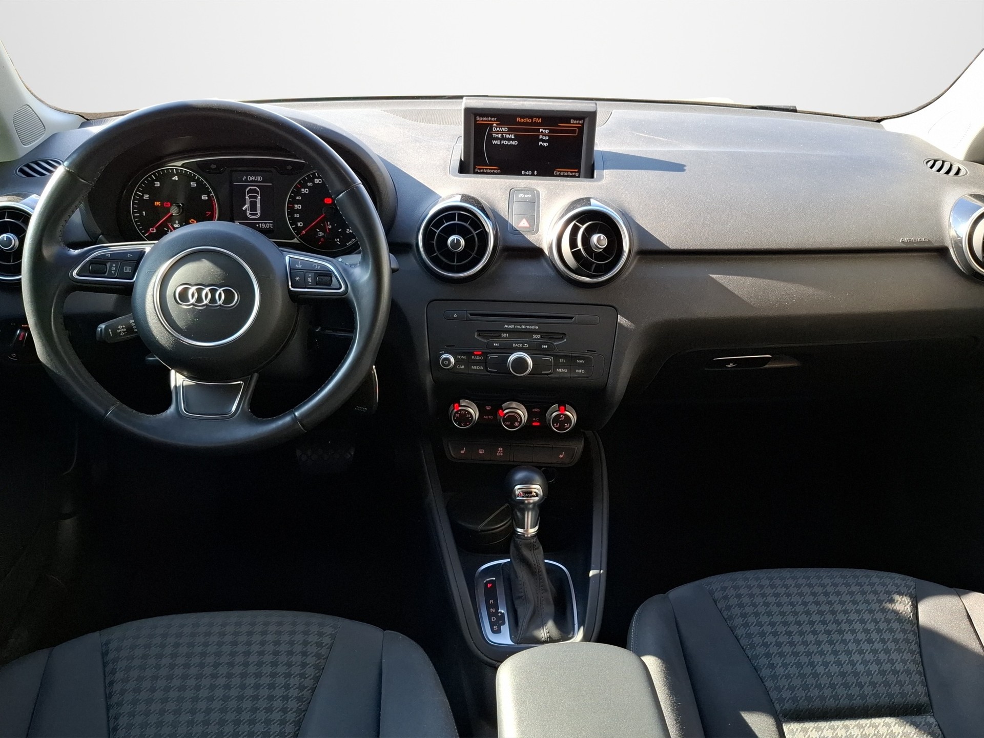 AUDI A1 Sportback 1.4 TFSI Ambition S-tronic-image-7