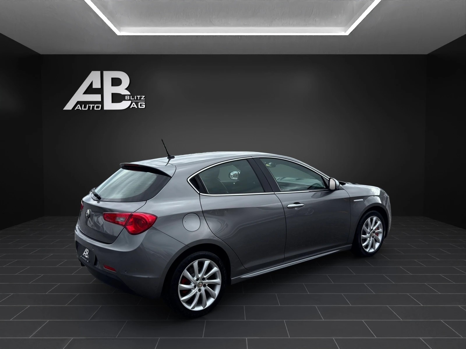 ALFA ROMEO Giulietta 1.4 MultiAir Distinctive TCT-image-4