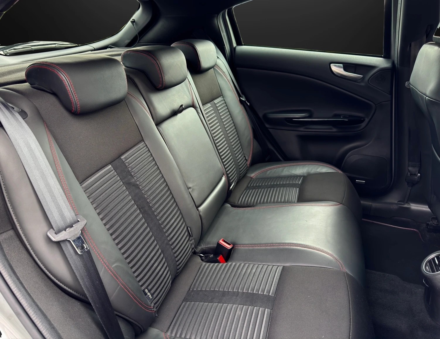 ALFA ROMEO Giulietta 1.4 MultiAir Distinctive TCT-image-12