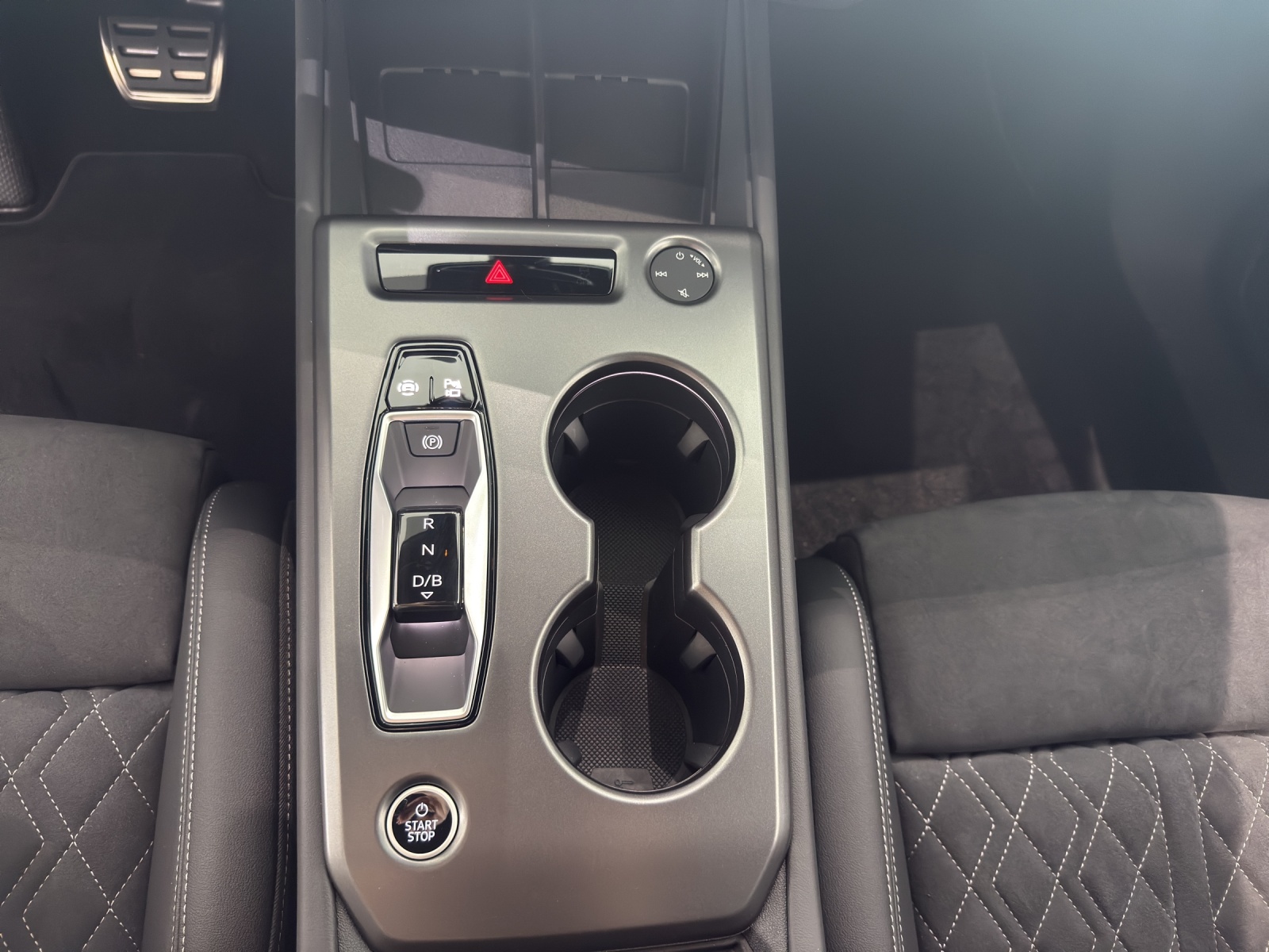AUDI Q4 Sportback e-tron quattro performance Swiss Ski-image-10