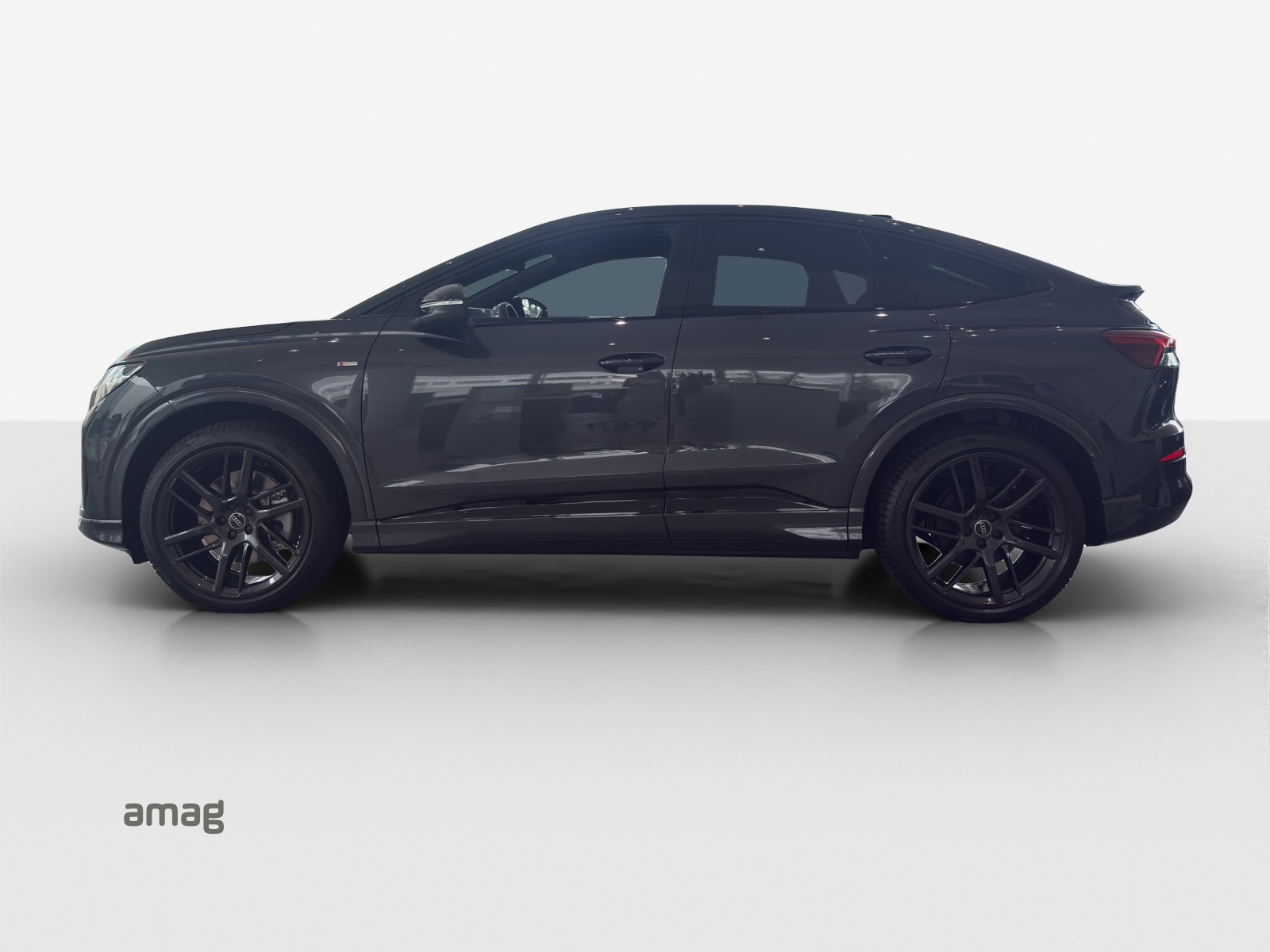 AUDI Q4 Sportback e-tron quattro performance Swiss Ski-image-1