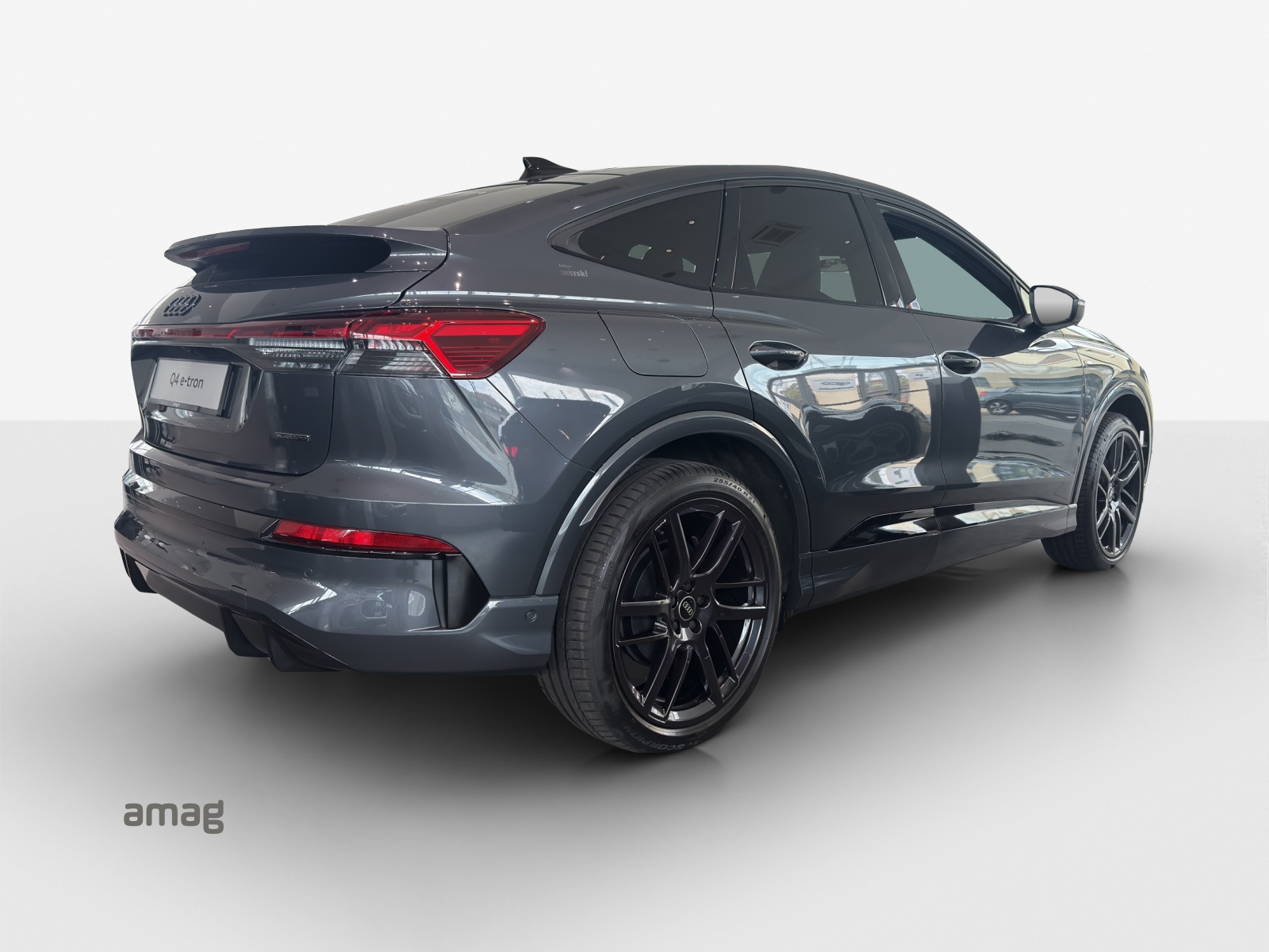 AUDI Q4 Sportback e-tron quattro performance Swiss Ski-image-4