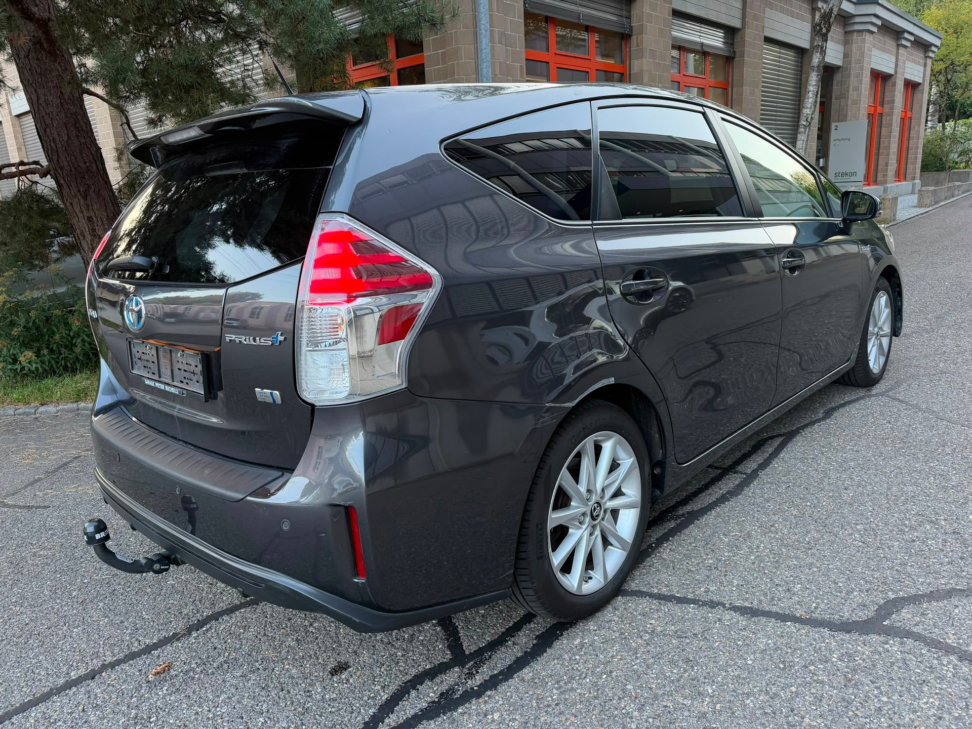 TOYOTA Prius+ 1.8 VVT-i HSD Sol Premium-image-3