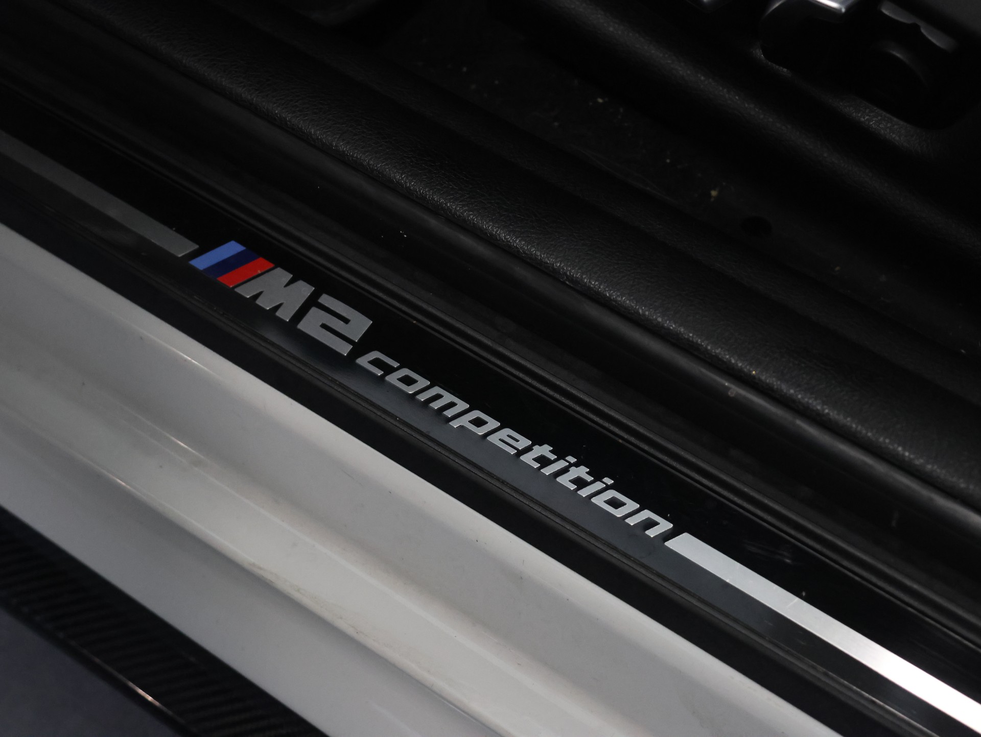 BMW M2 Competition *Grail Auspuff* *Panoramadach* *Harman/Kardon*-image-16