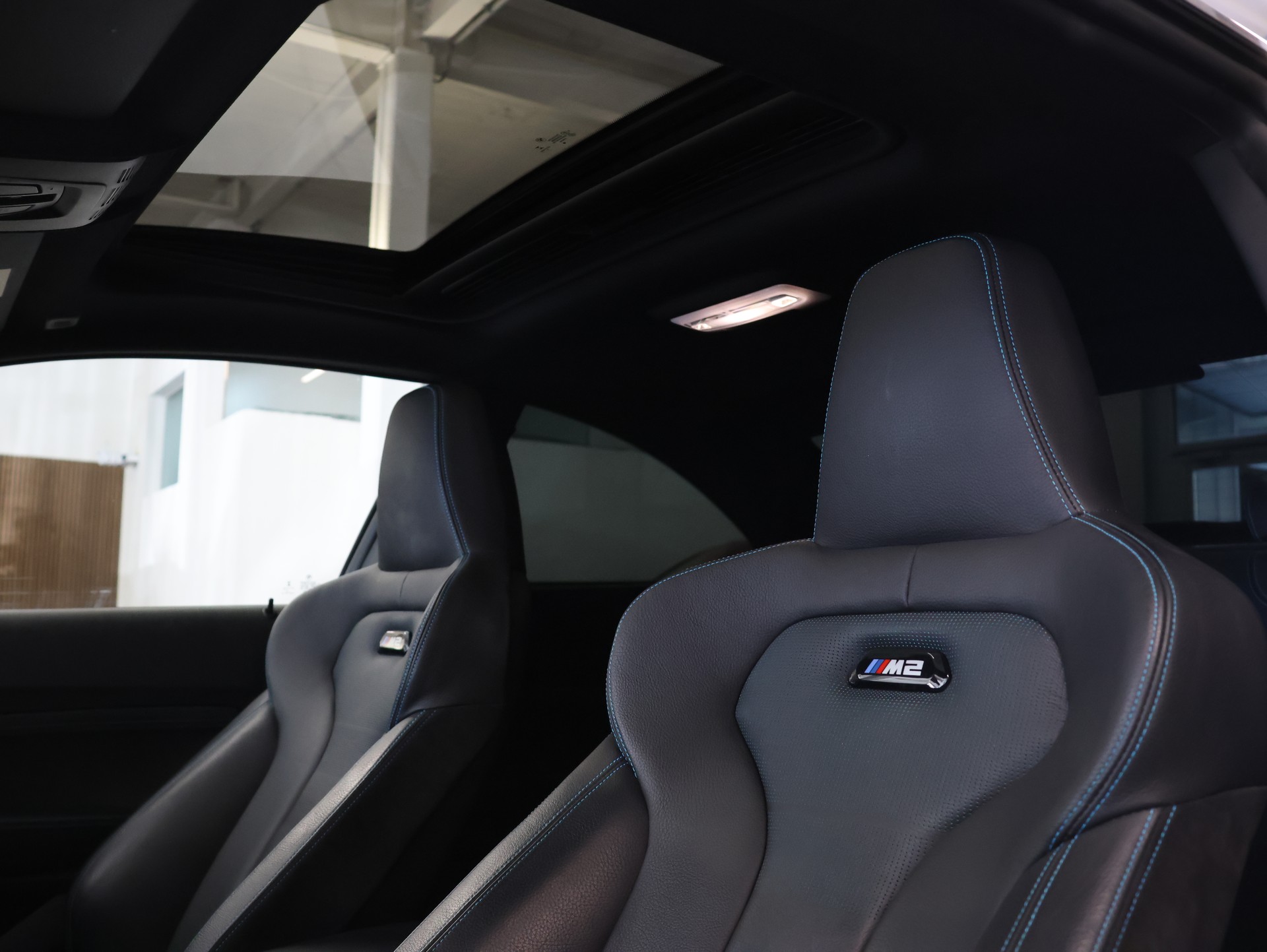 BMW M2 Competition *Grail Auspuff* *Panoramadach* *Harman/Kardon*-image-17