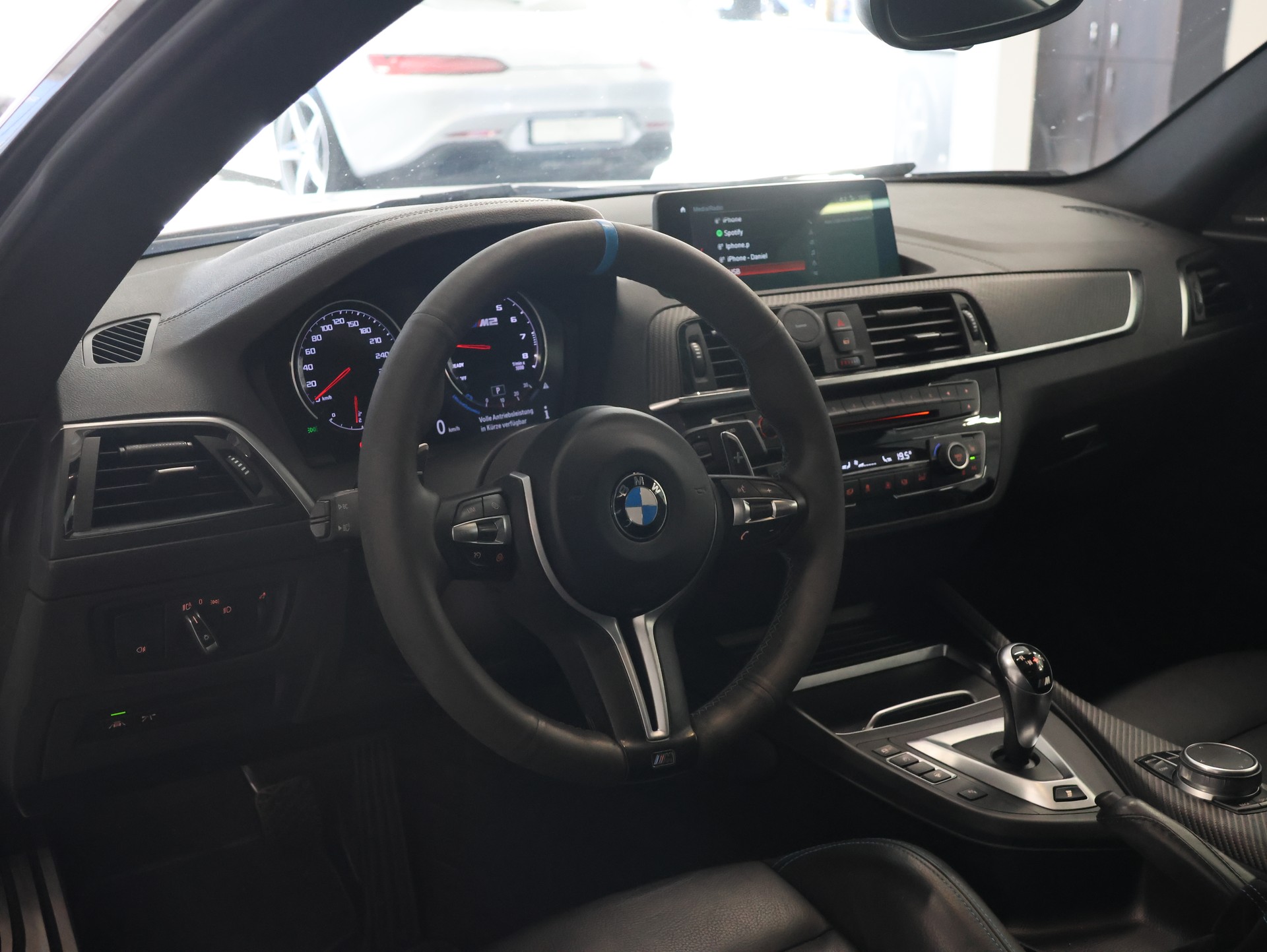 BMW M2 Competition *Grail Auspuff* *Panoramadach* *Harman/Kardon*-image-18