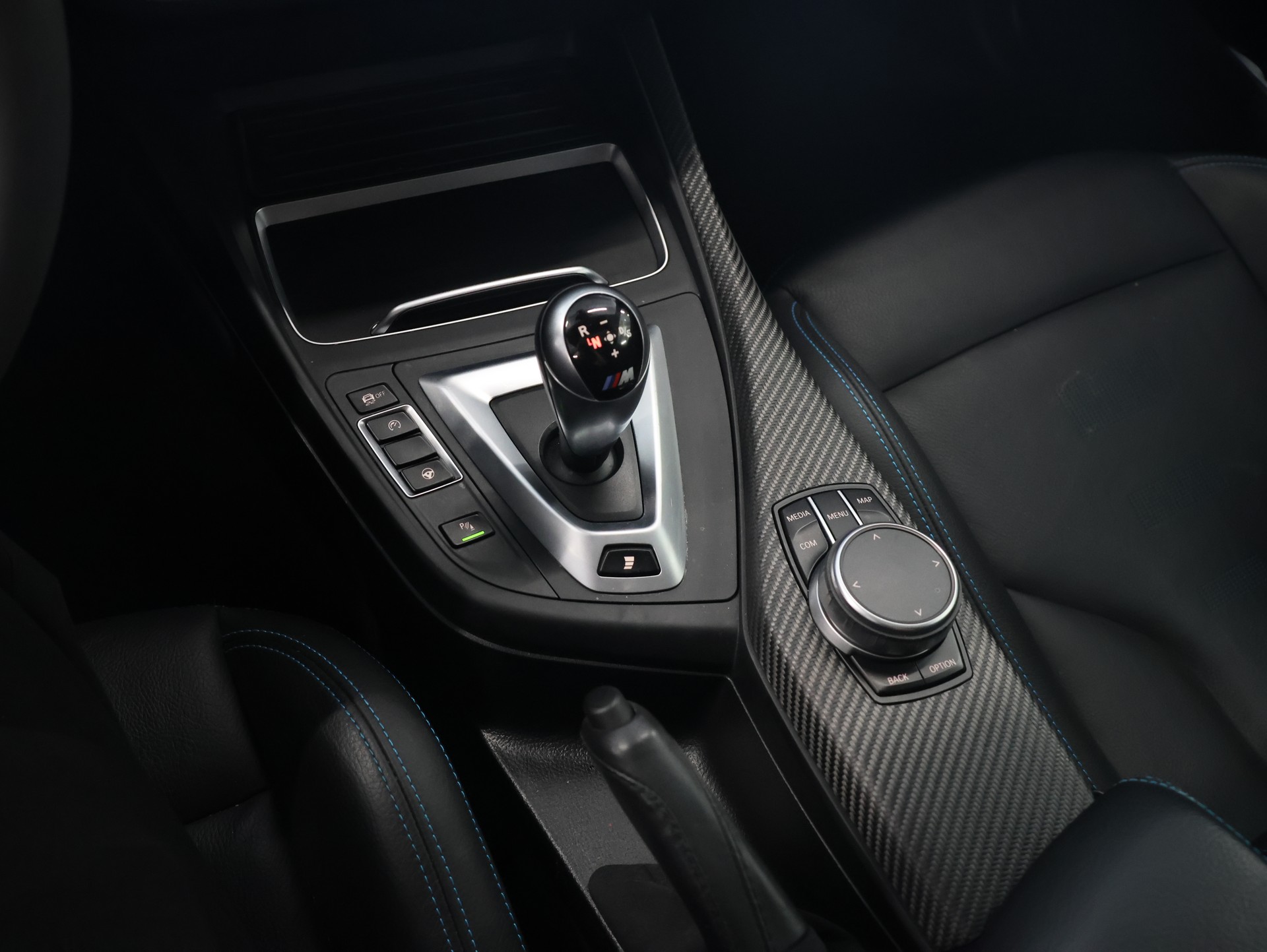 BMW M2 Competition *Grail Auspuff* *Panoramadach* *Harman/Kardon*-image-28