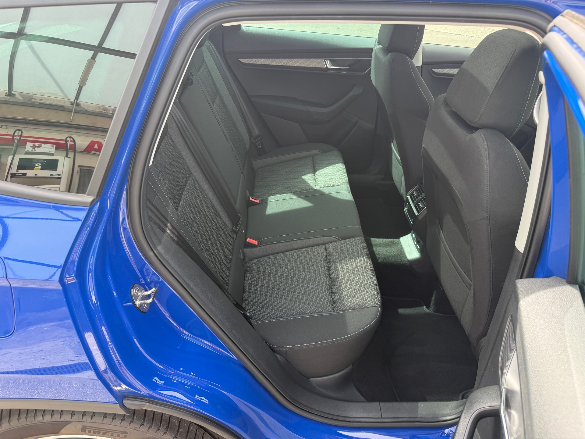 SKODA Karoq 2.0 TDI CR Style 4x4 DSG-image-9