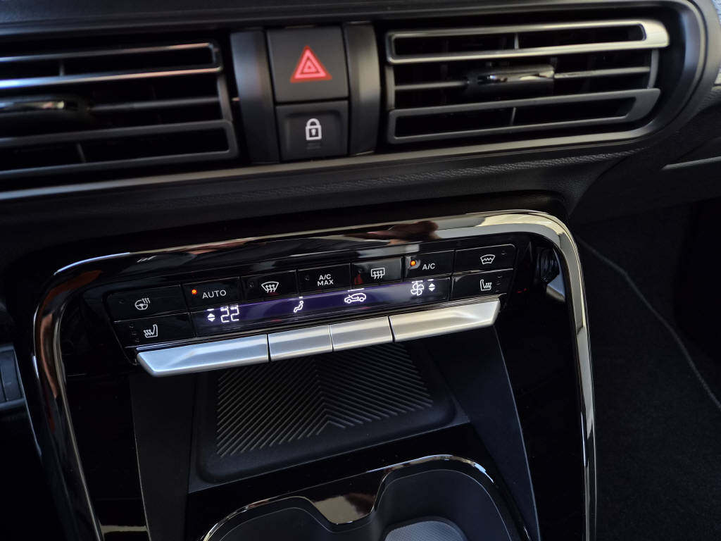 CITROEN C3 1.2 Hybrid Plus 110cv autom. (pack hiver)-image-12