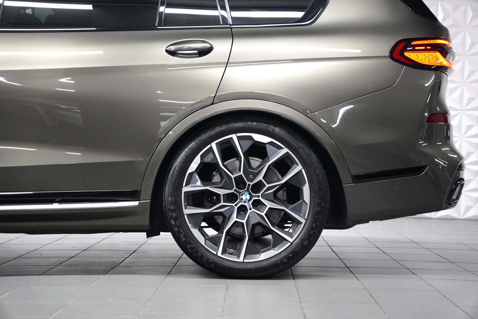 BMW X7 xDrive 48V 40d M Sport Pro Steptronic-image-9