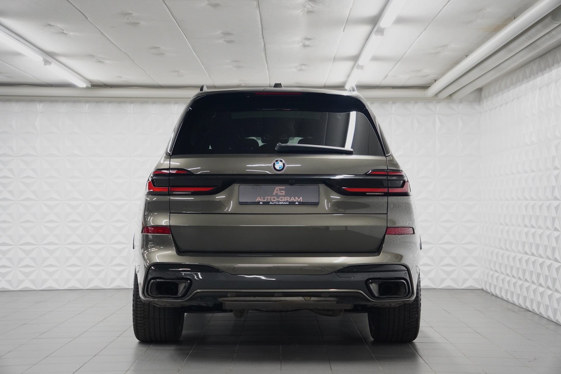 BMW X7 xDrive 48V 40d M Sport Pro Steptronic-showroom-element-3