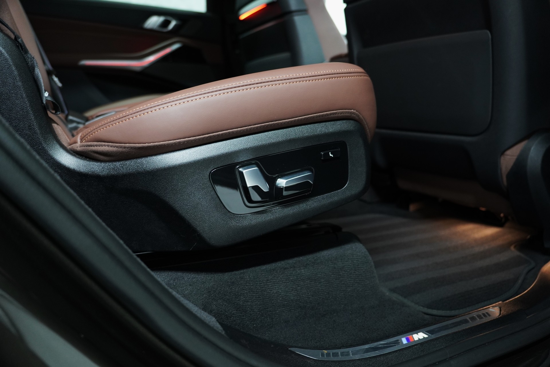 BMW X7 xDrive 48V 40d M Sport Pro Steptronic-image-23