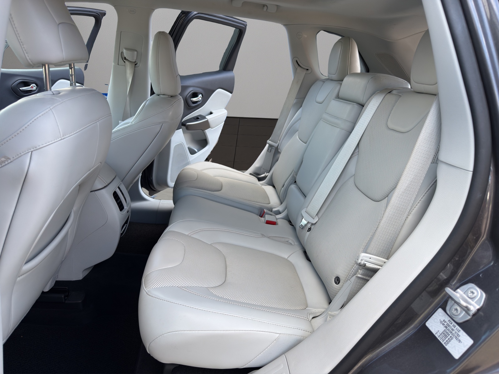 JEEP Cherokee 2.2MJ Overland AWD Drive II 9ATX-image-12