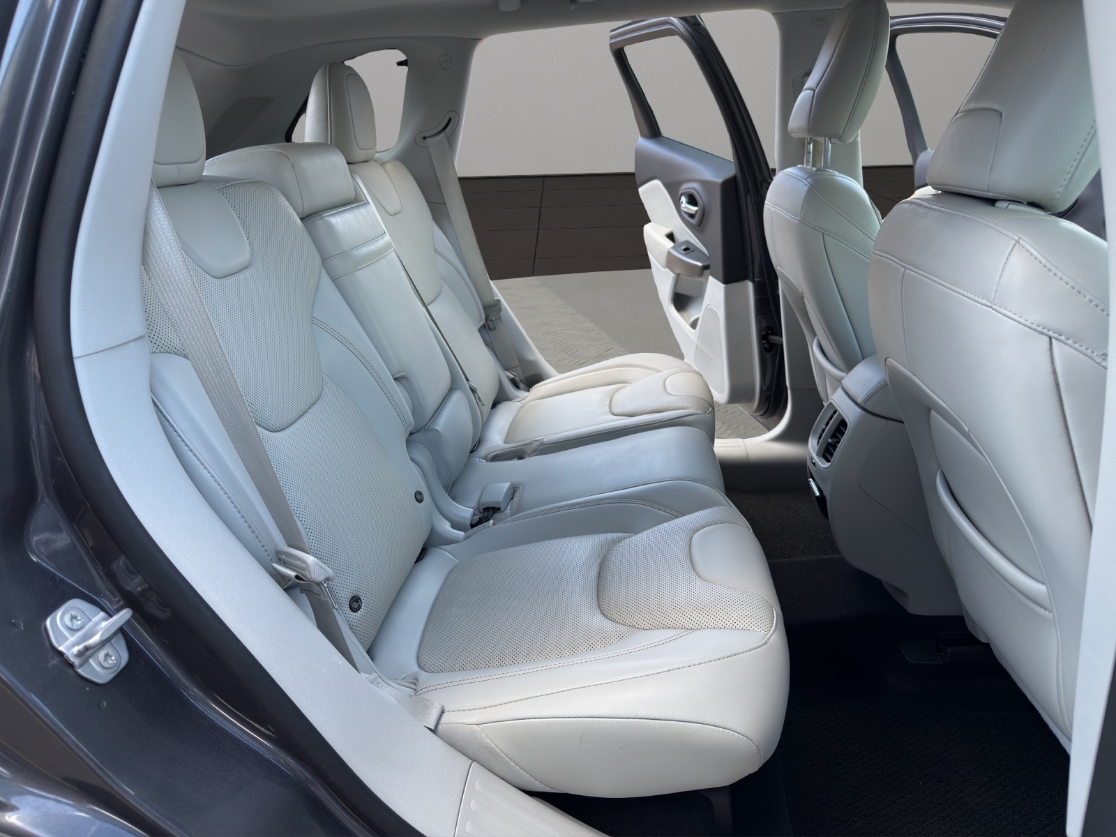 JEEP Cherokee 2.2MJ Overland AWD Drive II 9ATX-image-17