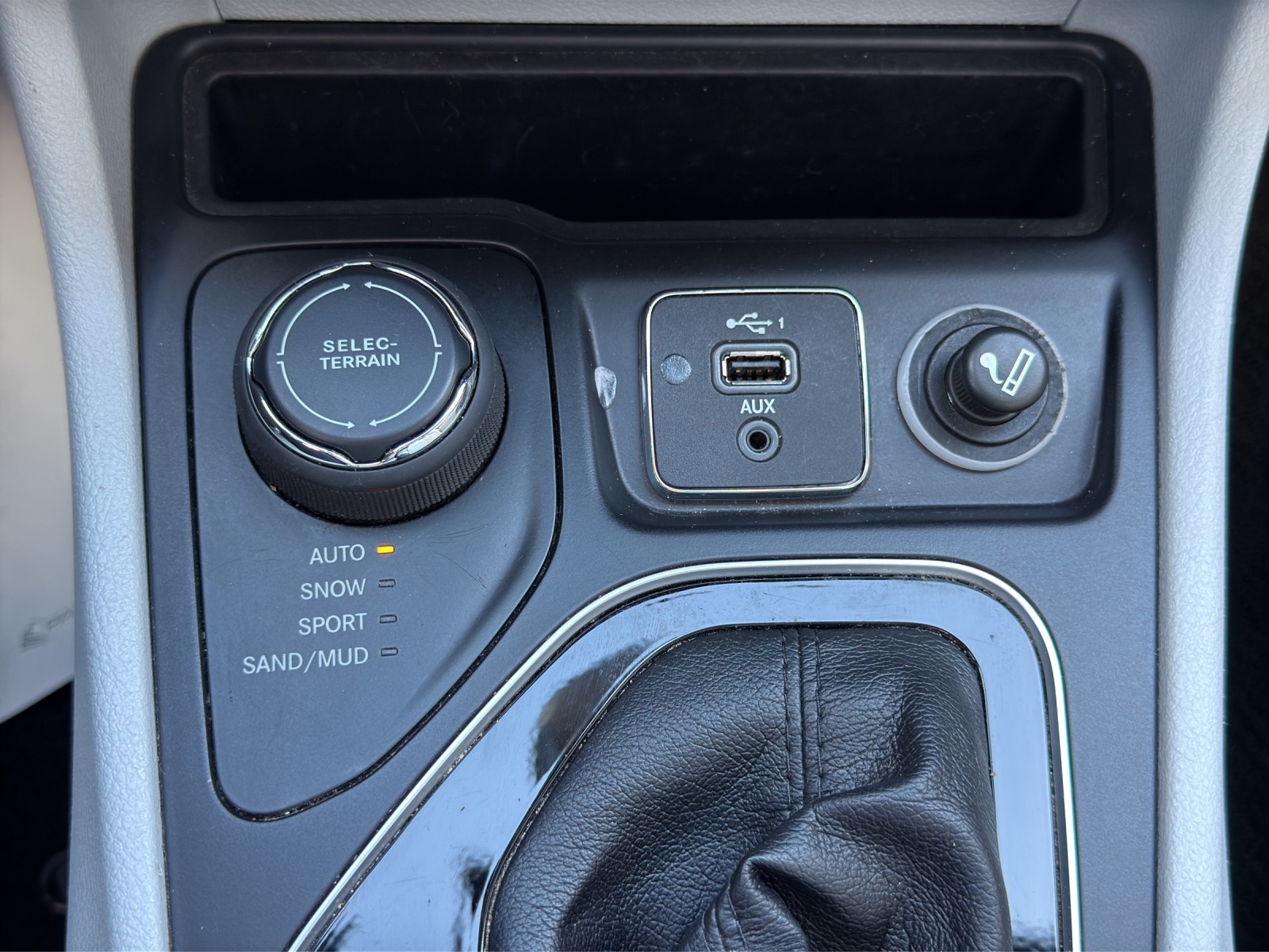 JEEP Cherokee 2.2MJ Overland AWD Drive II 9ATX-image-27