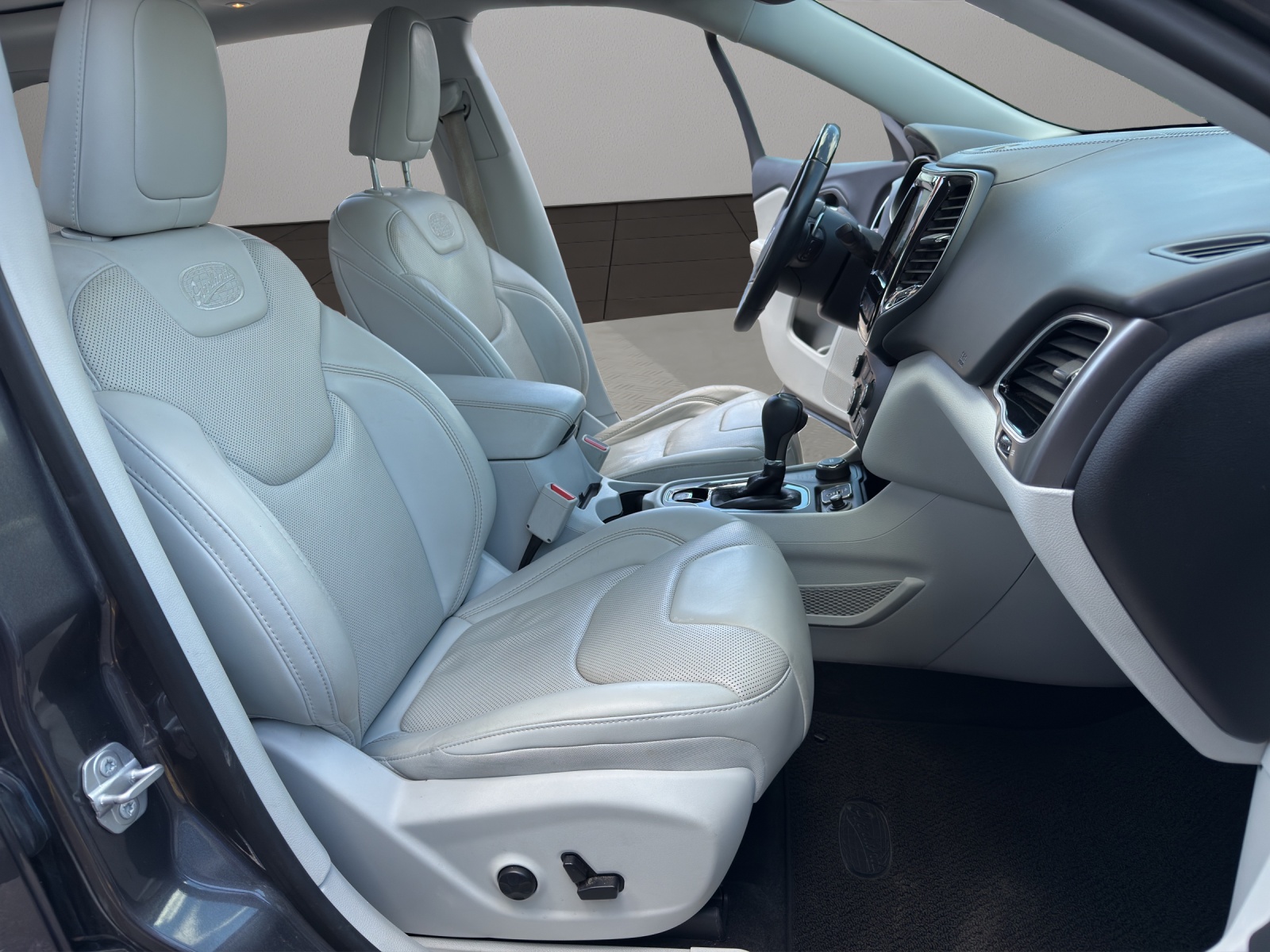 JEEP Cherokee 2.2MJ Overland AWD Drive II 9ATX-image-16