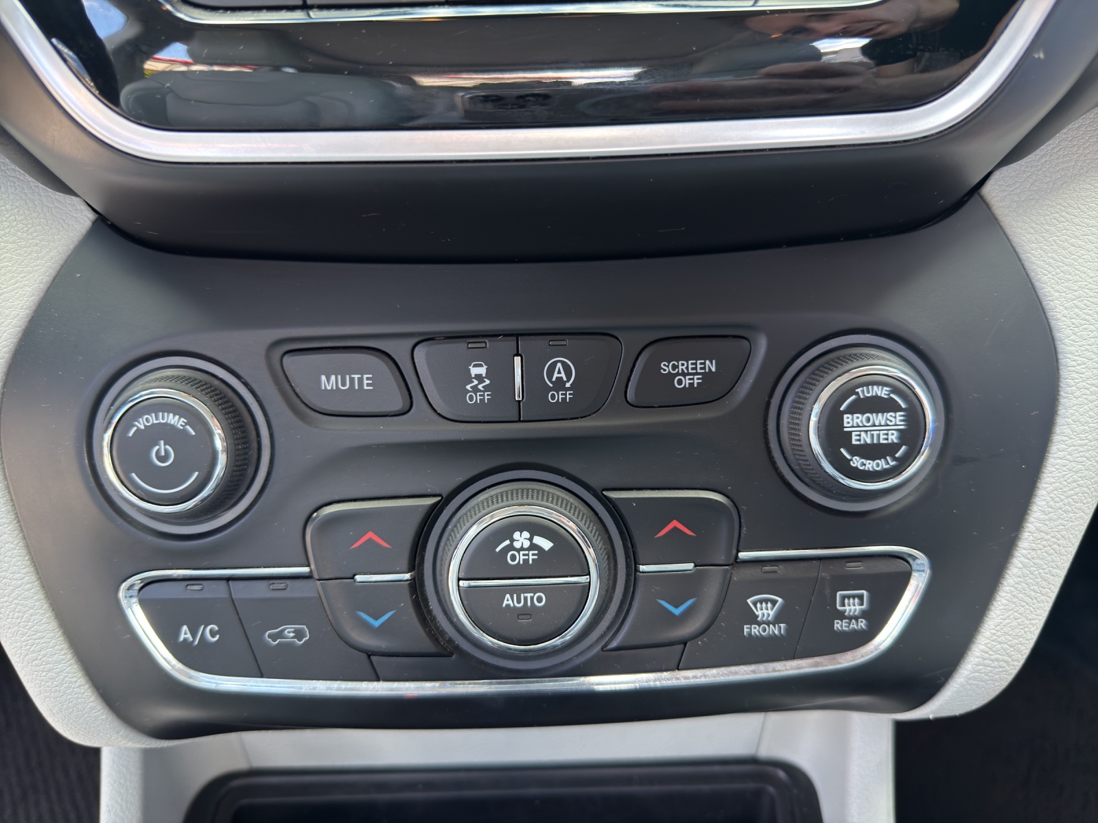 JEEP Cherokee 2.2MJ Overland AWD Drive II 9ATX-image-15