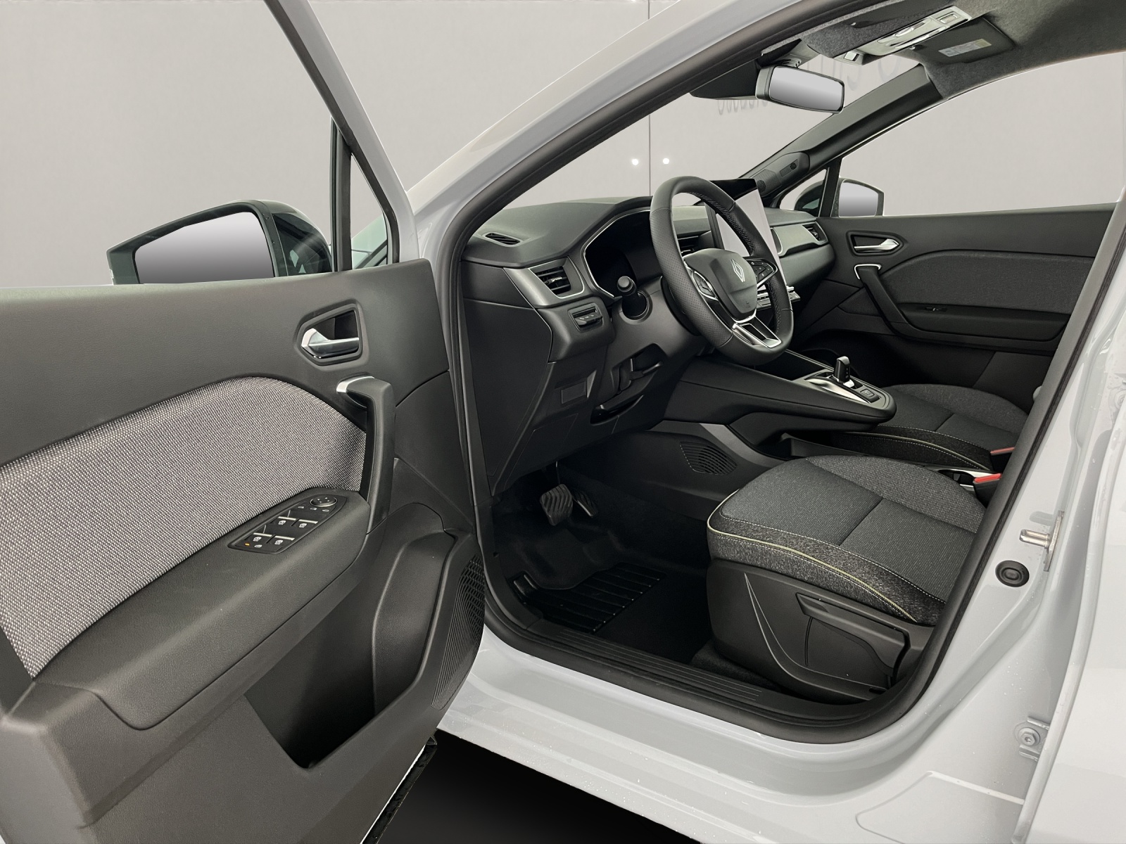 RENAULT Captur 1.8 E-Tech techno-image-6