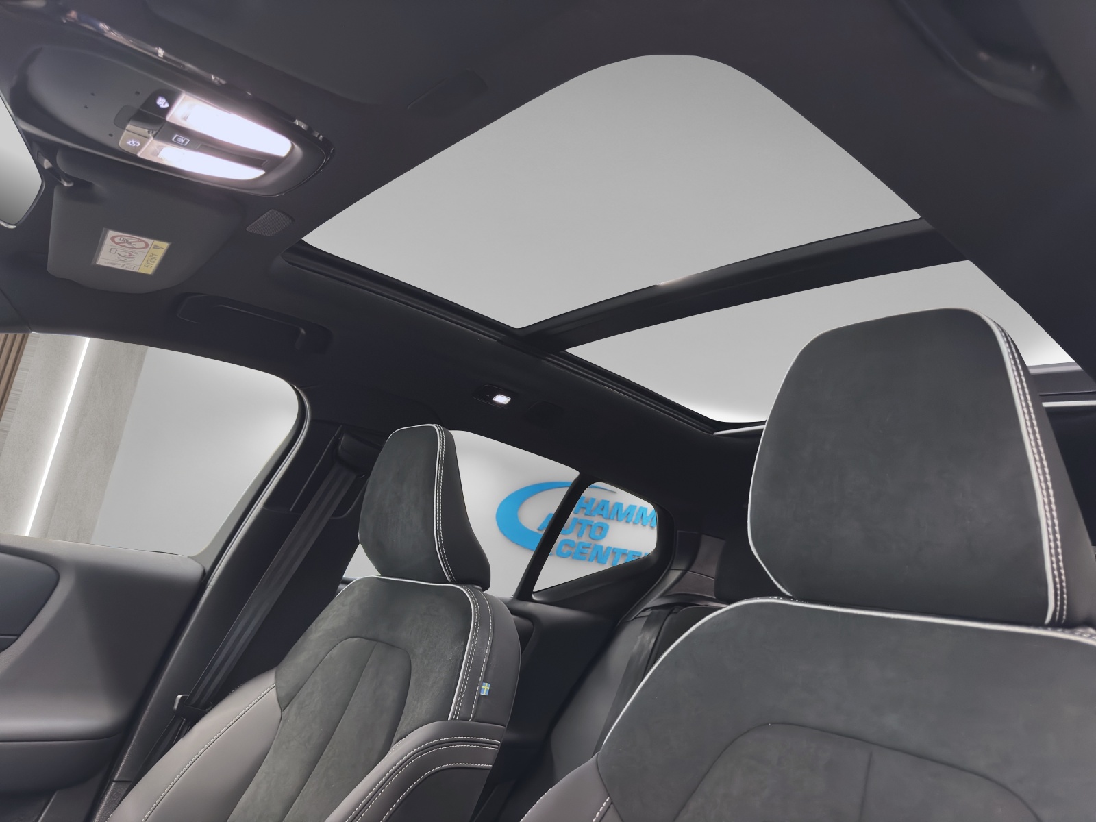 VOLVO EX40 Twin Performance Ultra AWD-image-7