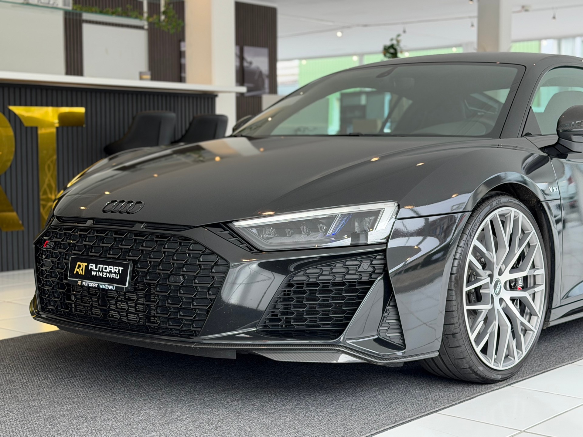 AUDI R8 Coupé performance S-Tronic **PPF Folie**-image-1