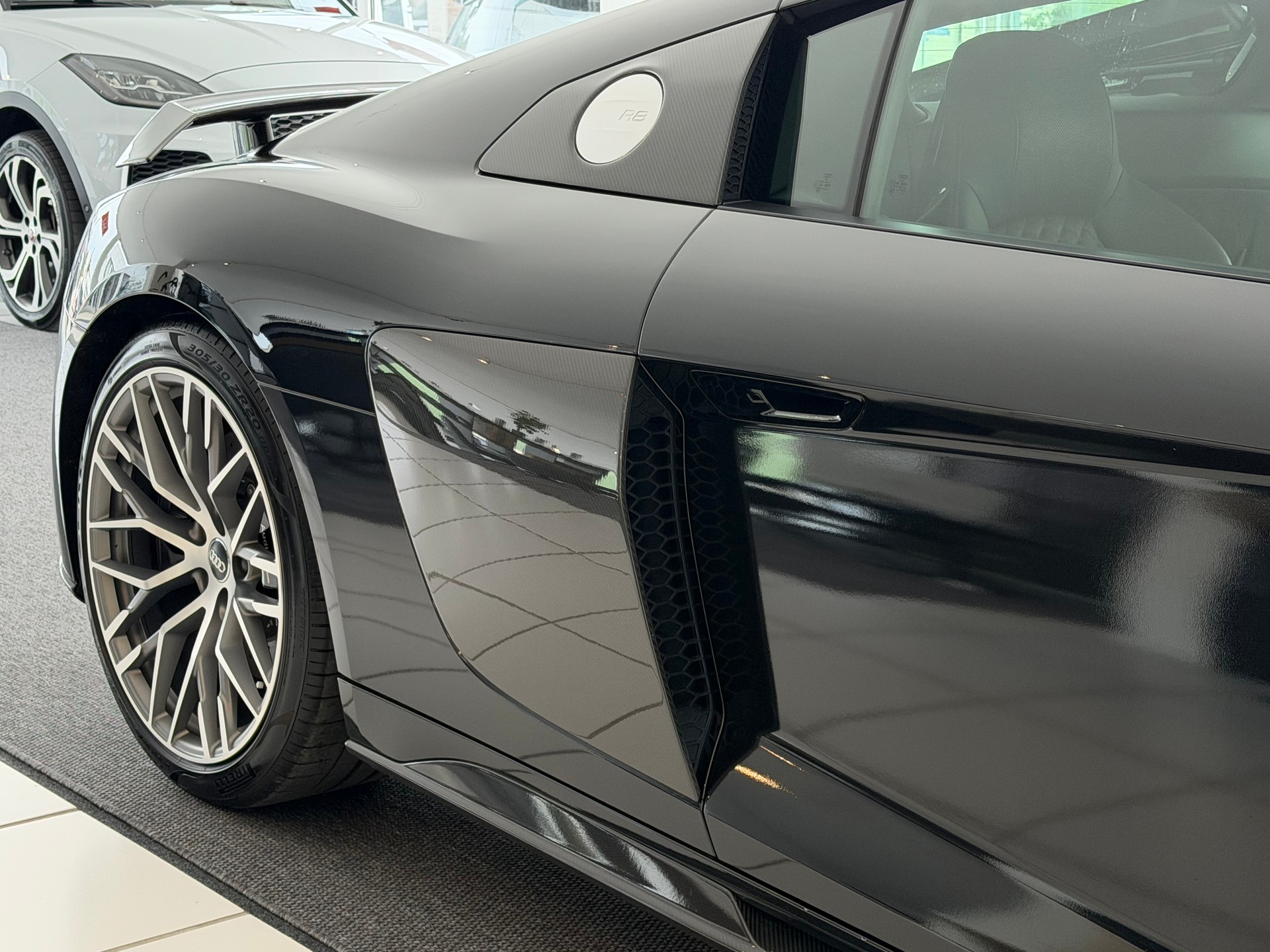 AUDI R8 Coupé performance S-Tronic **PPF Folie**-image-5