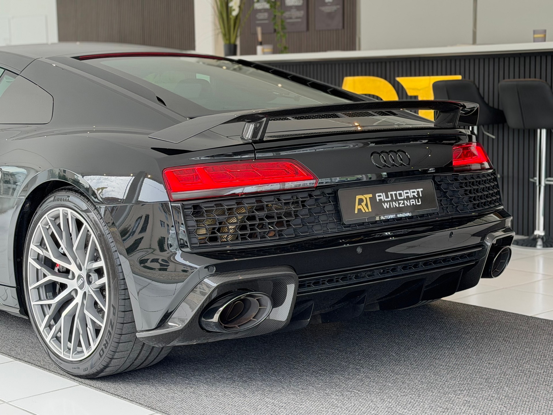 AUDI R8 Coupé performance S-Tronic **PPF Folie**-image-9