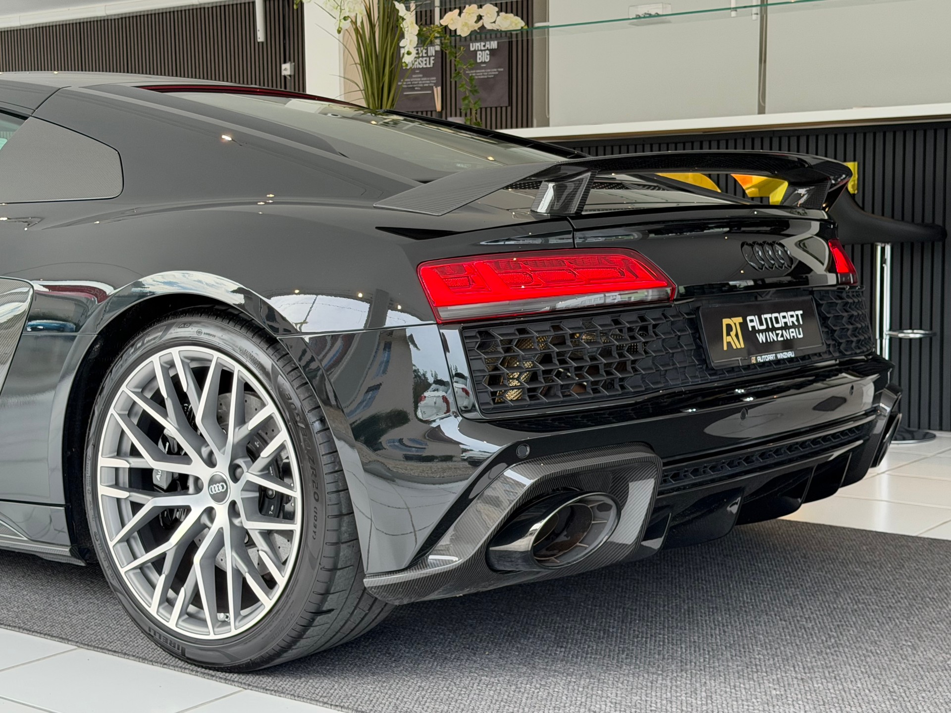 AUDI R8 Coupé performance S-Tronic **PPF Folie**-image-25