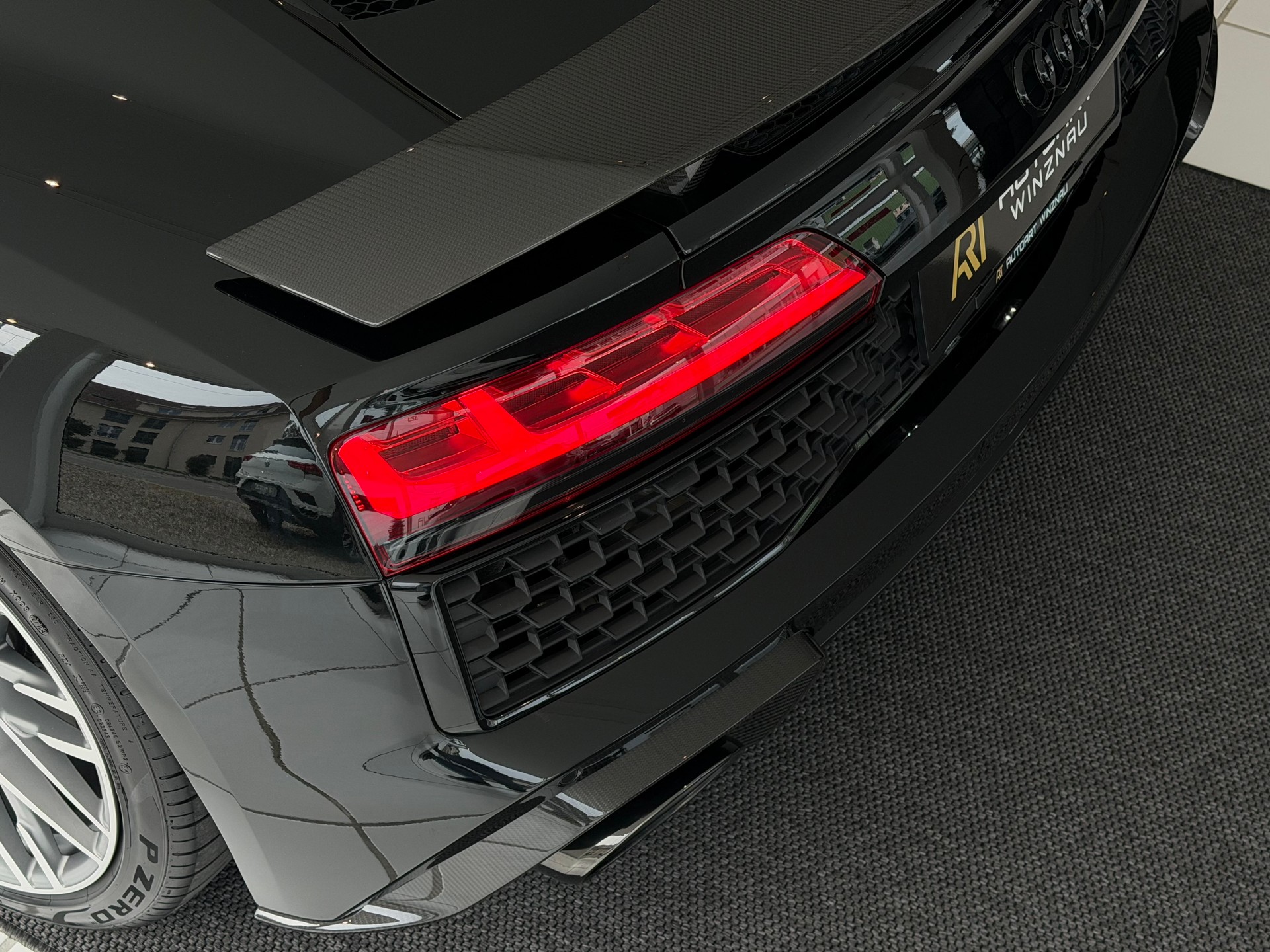 AUDI R8 Coupé performance S-Tronic **PPF Folie**-image-27