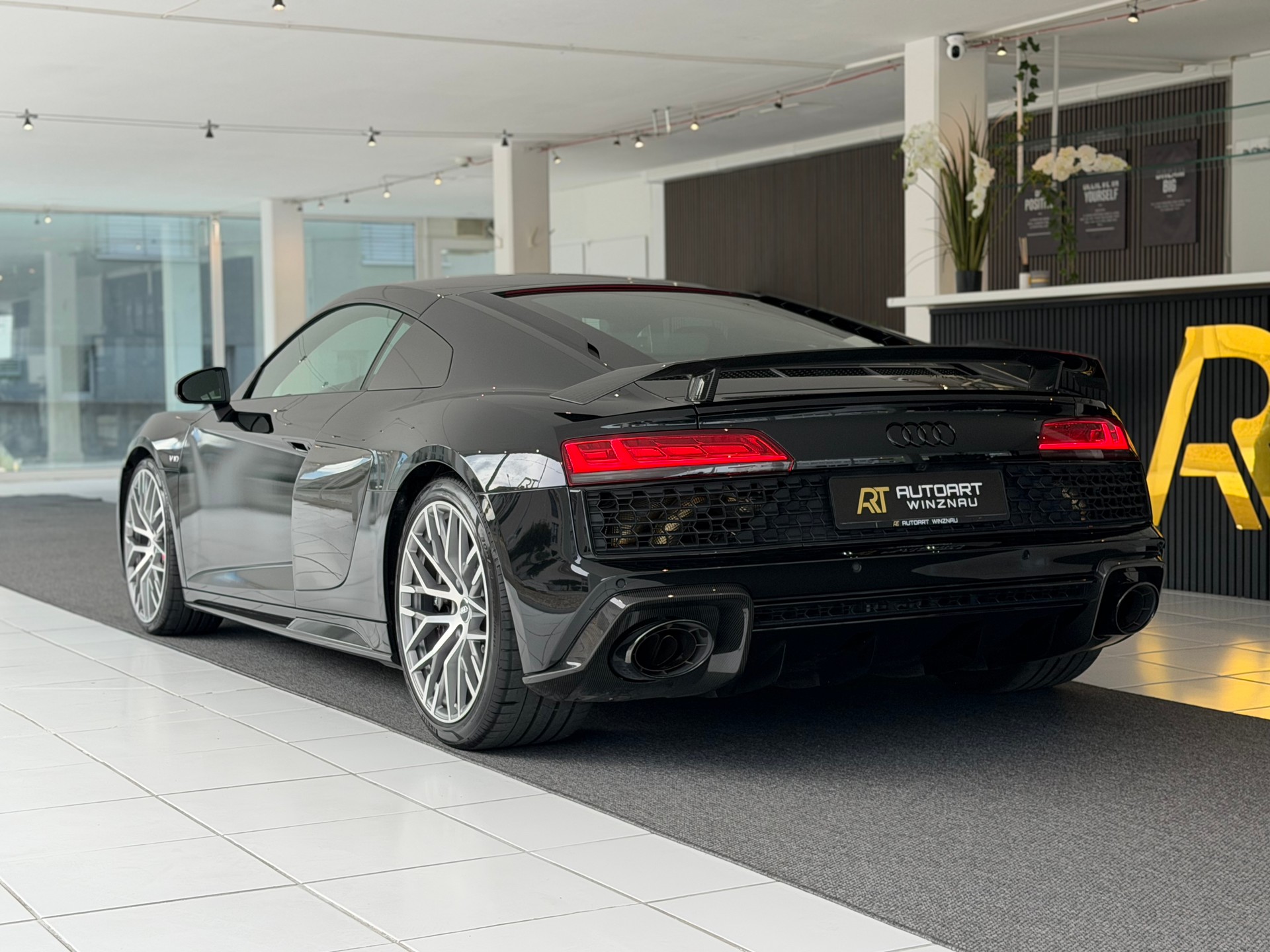 AUDI R8 Coupé performance S-Tronic **PPF Folie**-image-8