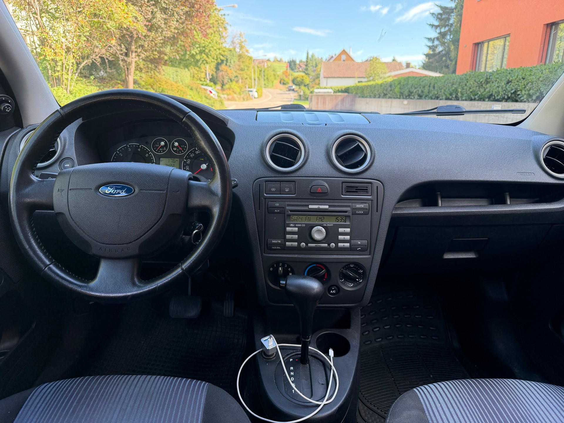 FORD FUSION-image-1
