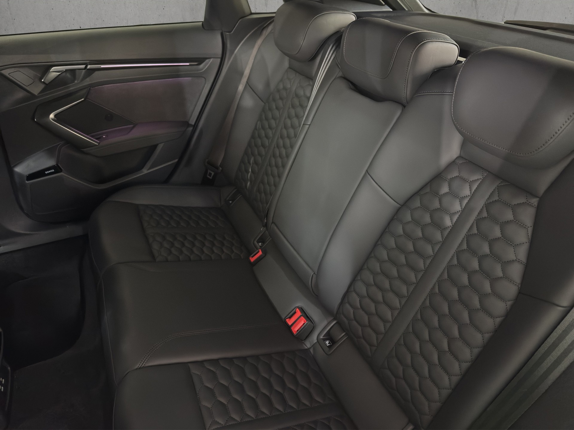 AUDI RS3 Sportback 2.5 TSI quattro S-tronic "Pano-Head Up-Matrix-RS Abgasanlage"-image-10