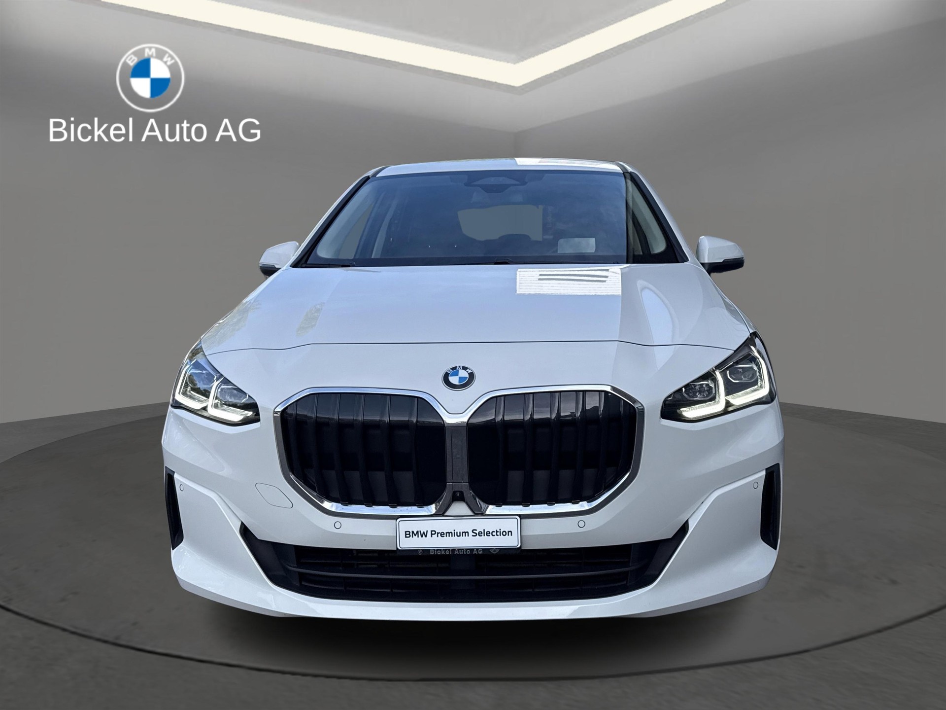 BMW 218d Active Tourer-image-3