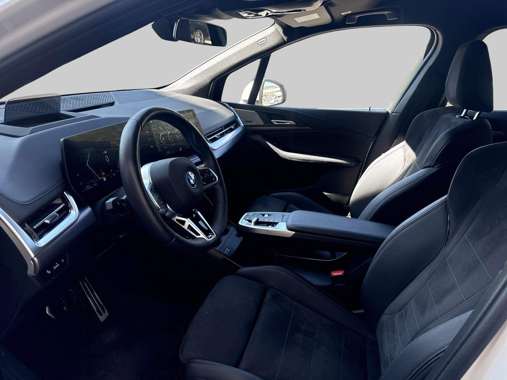 BMW 218d Active Tourer-image-7